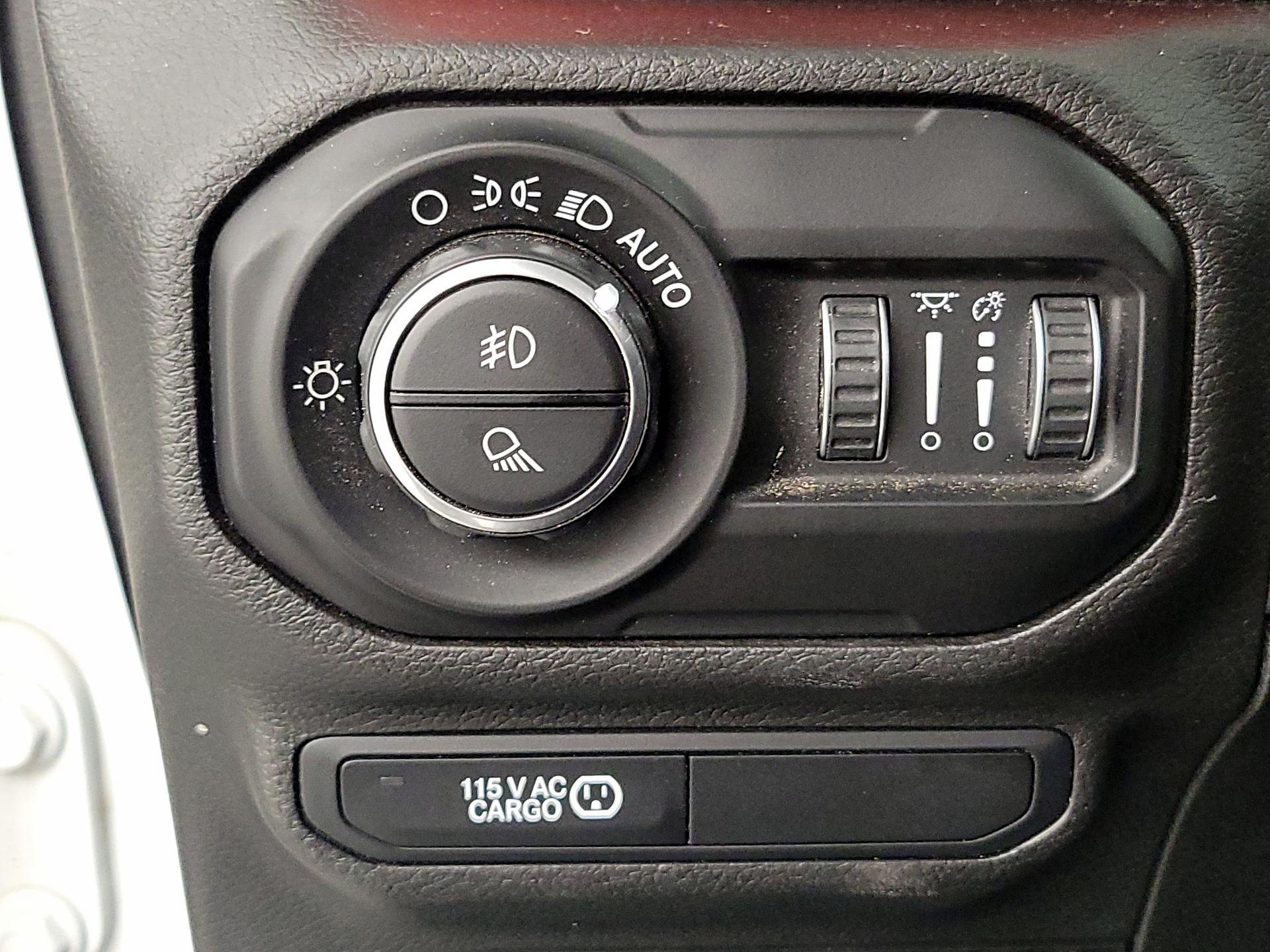 Thumbnail: 2020 Jeep Gladiator - 13