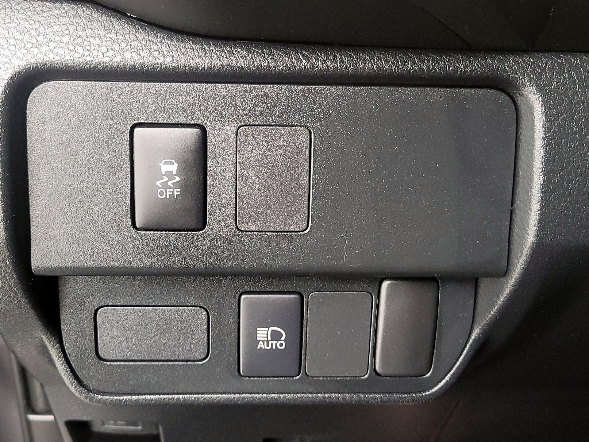 Thumbnail: 2020 Toyota Tacoma - 13