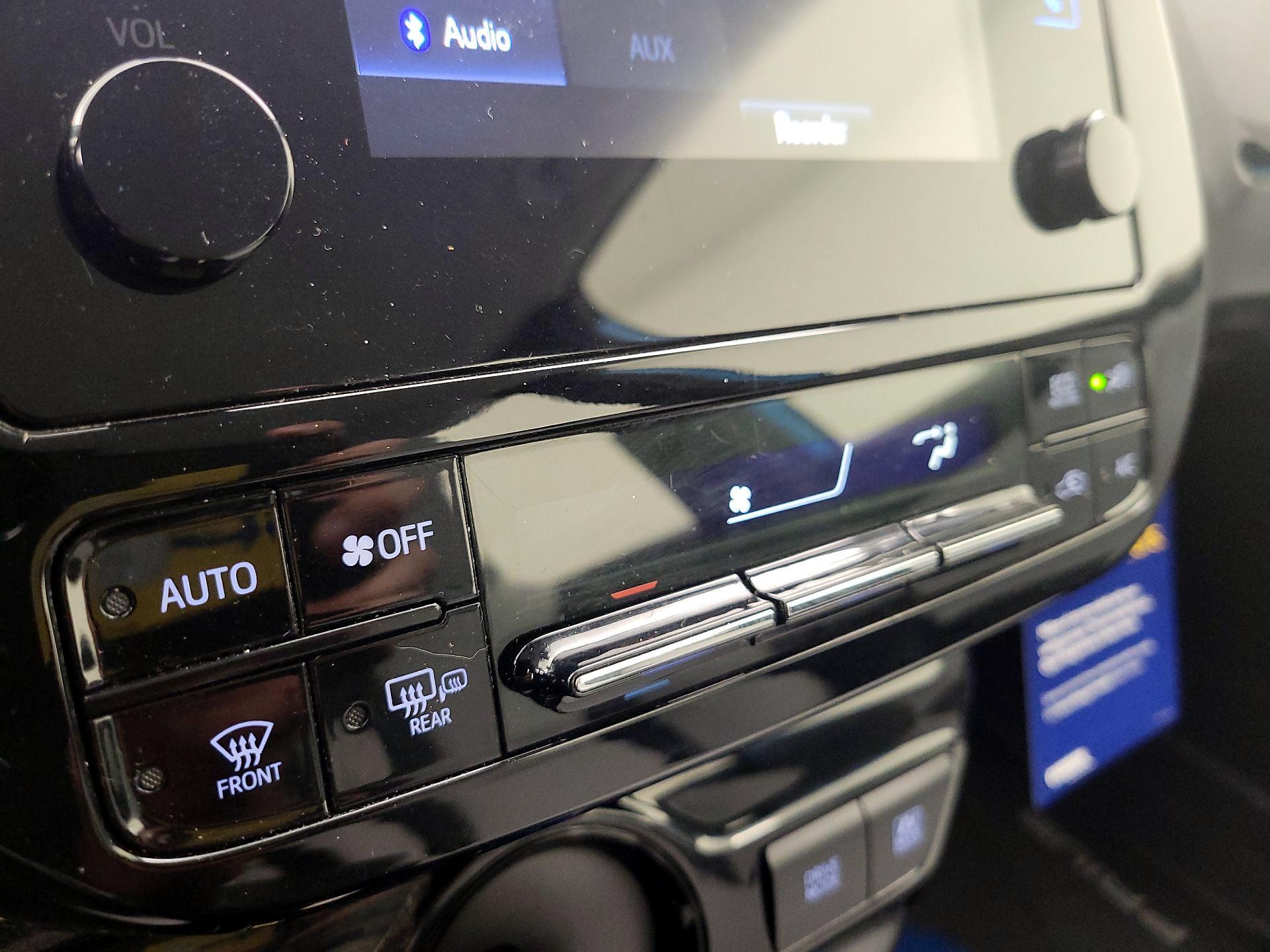 Thumbnail: 2019 Toyota Prius - 16