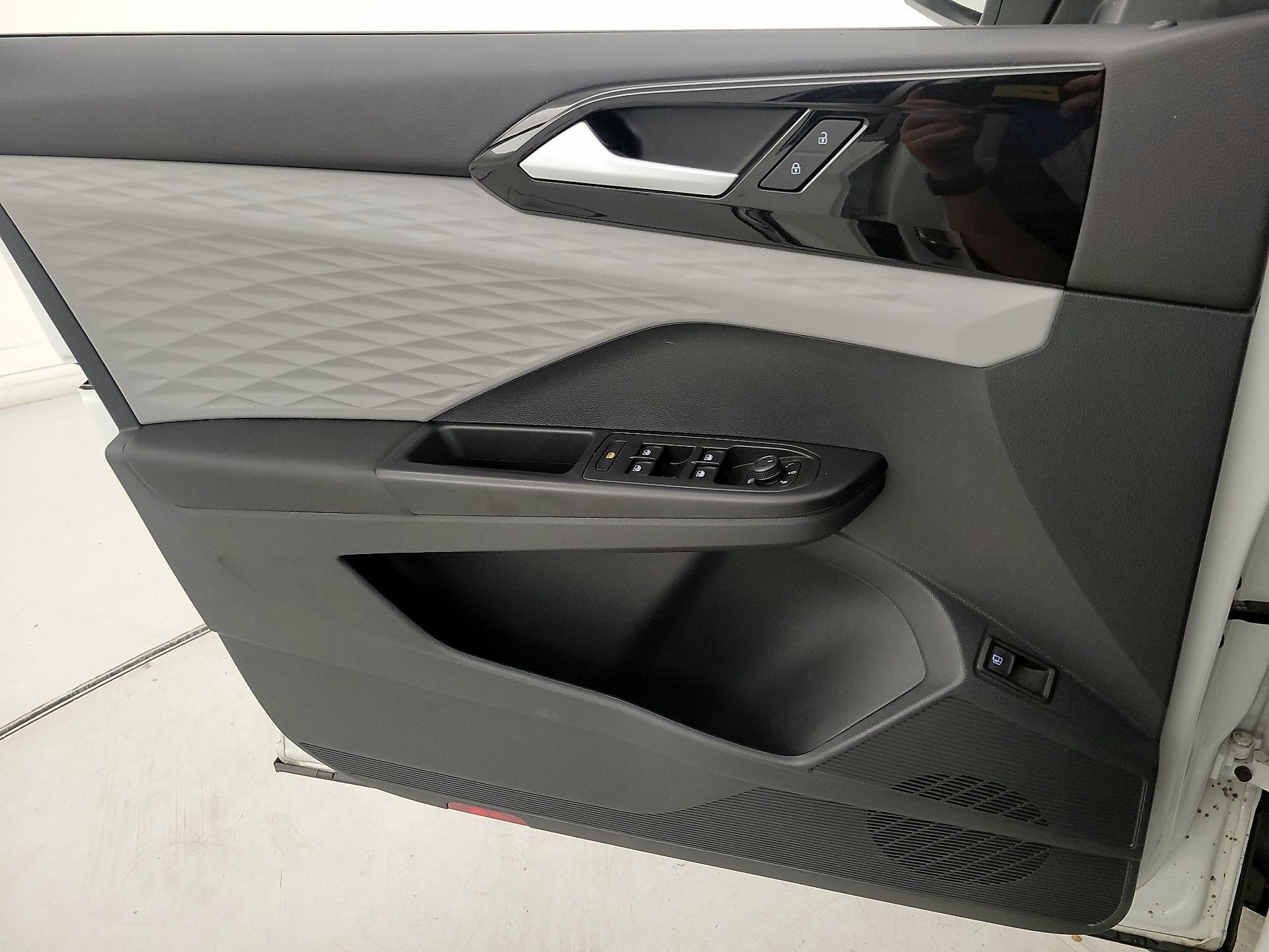 Thumbnail: 2023 Volkswagen Taos - 12