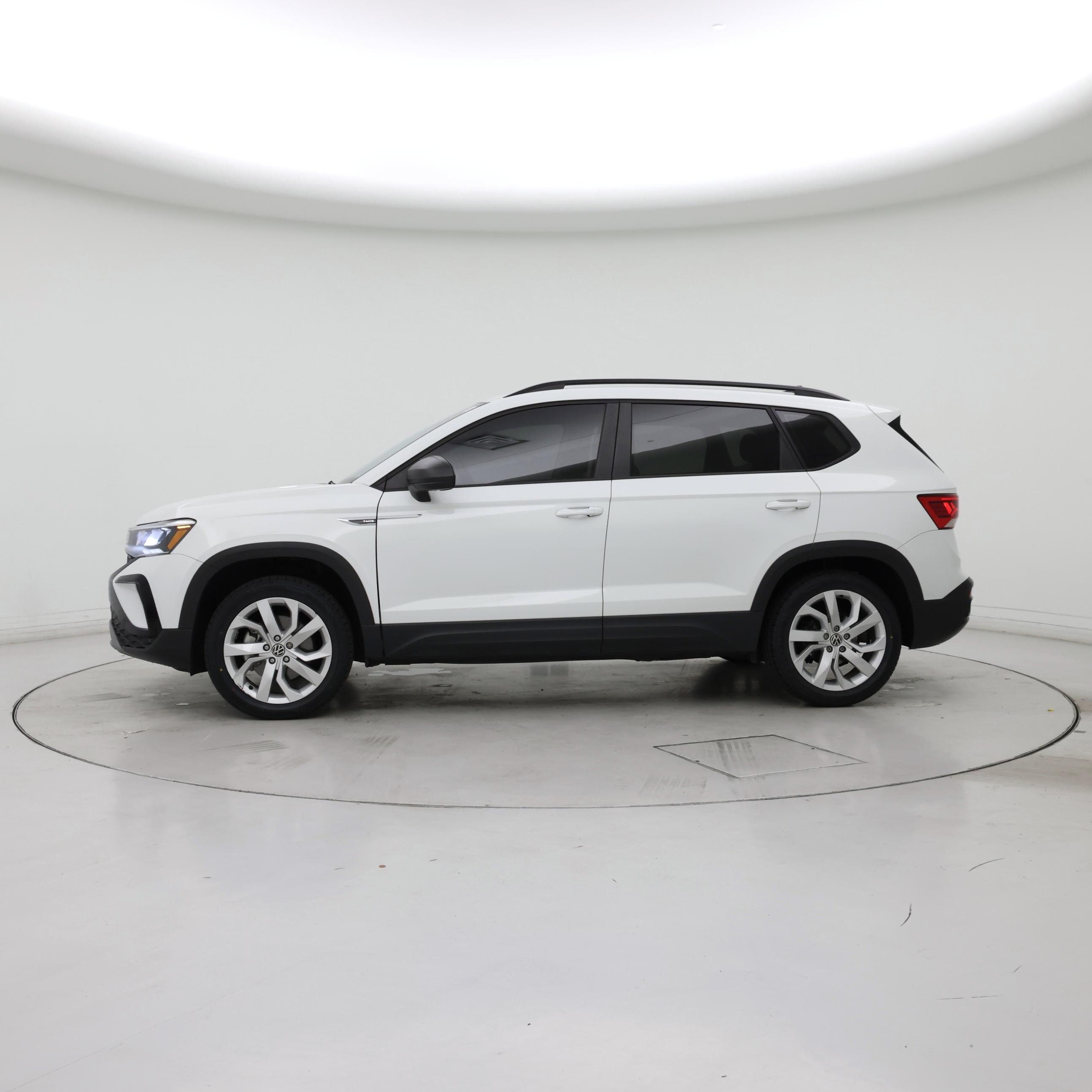 Thumbnail: 2023 Volkswagen Taos - 3