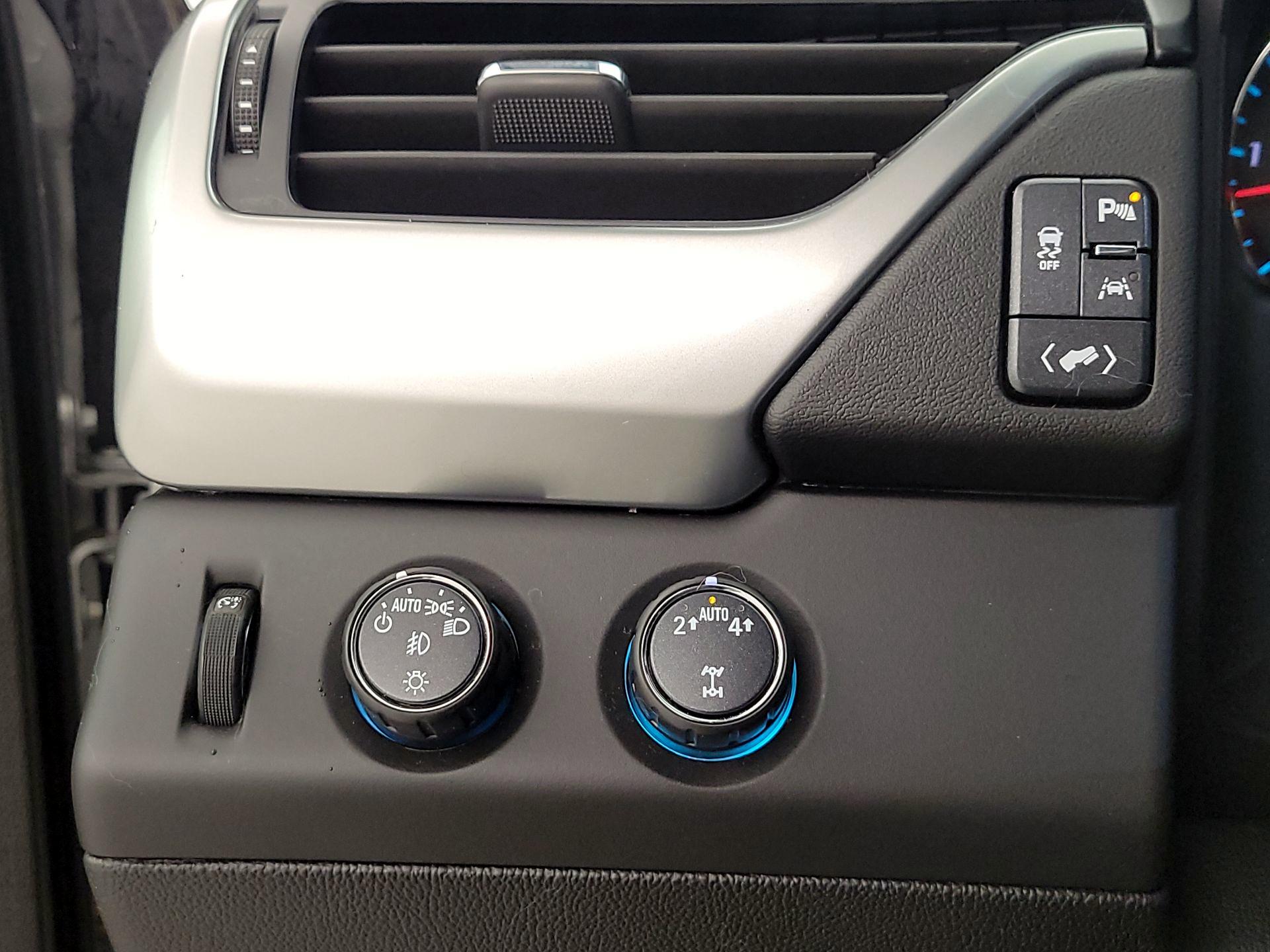 Thumbnail: 2020 Chevrolet Tahoe - 13