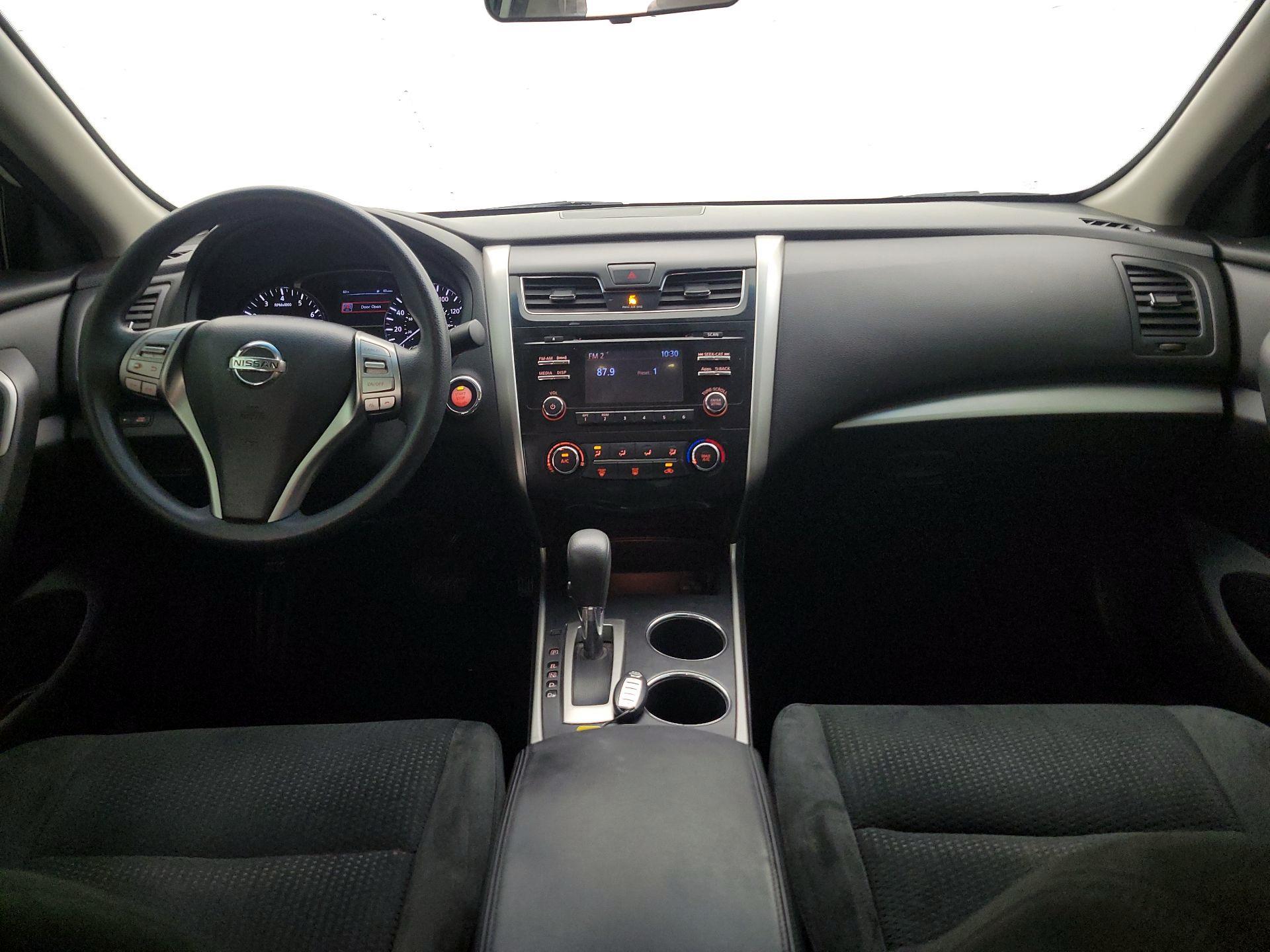 Thumbnail: 2015 Nissan Altima - 9