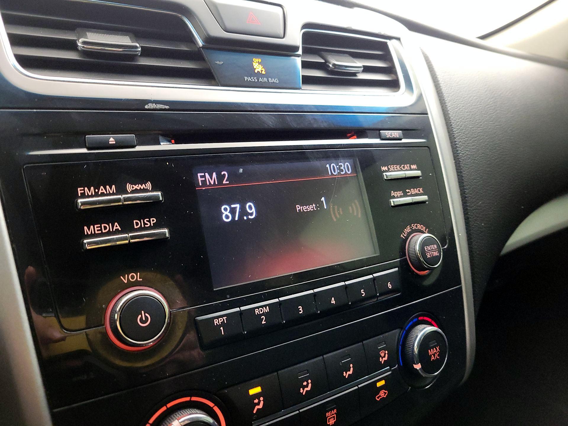 Thumbnail: 2015 Nissan Altima - 15