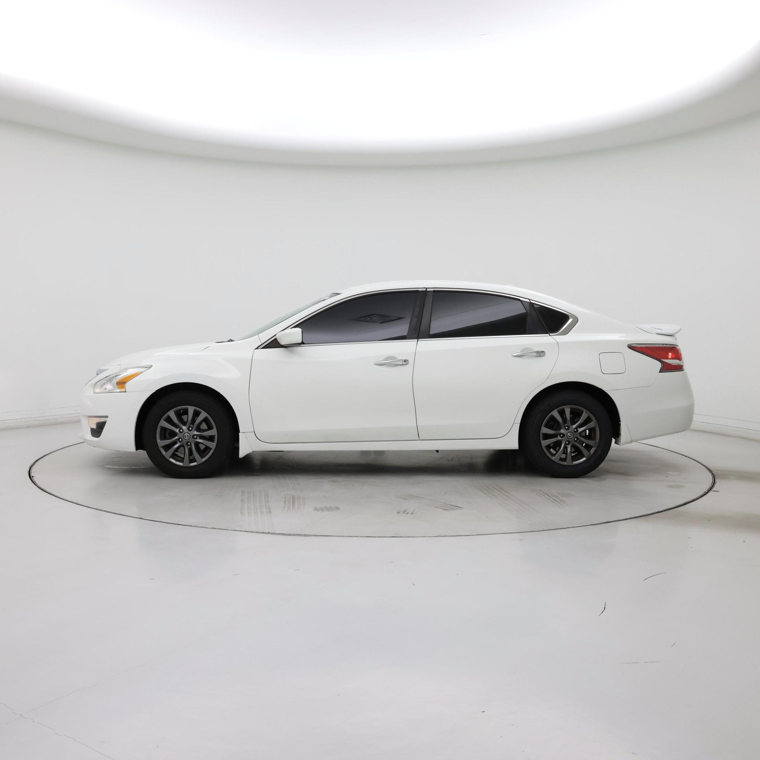 Thumbnail: 2015 Nissan Altima - 3