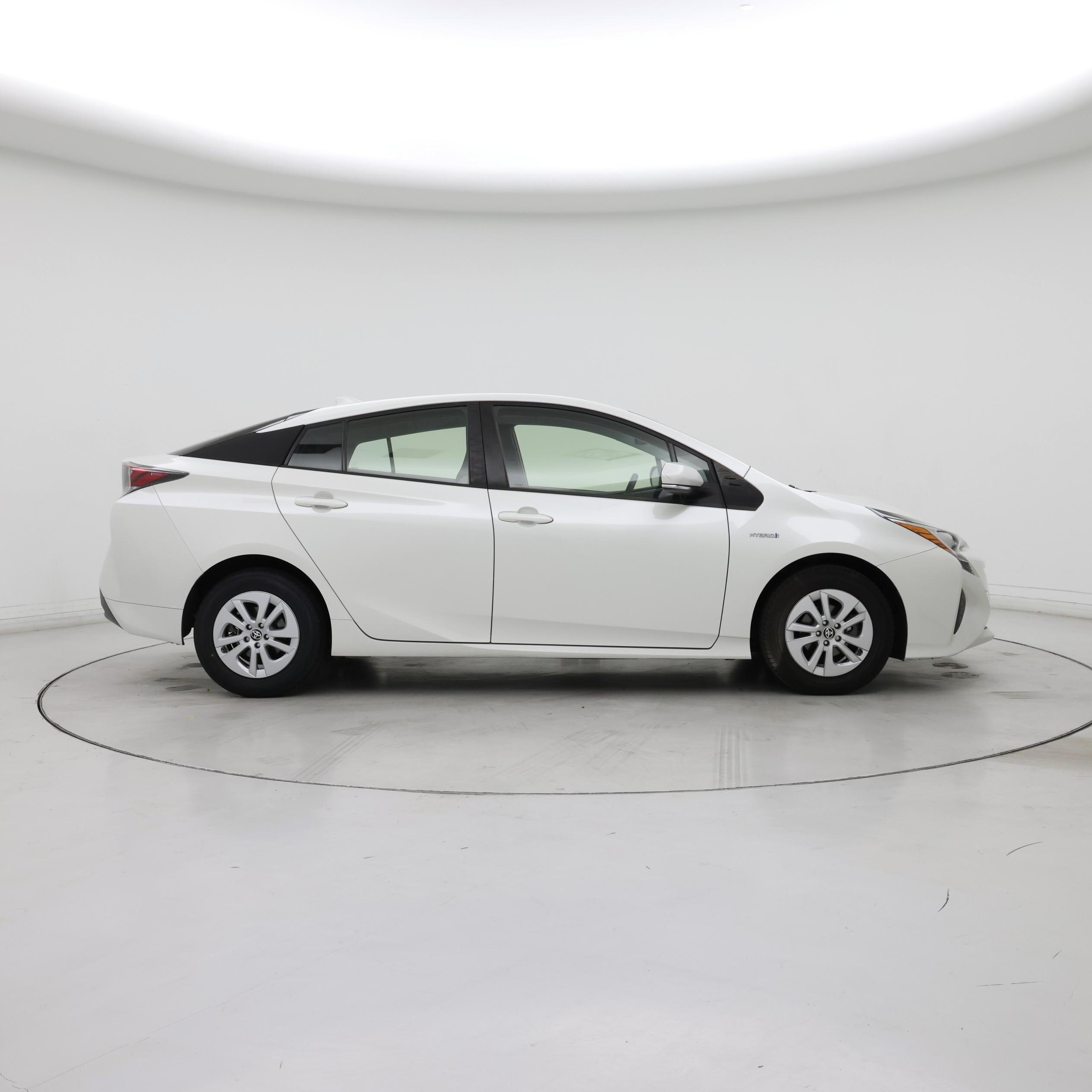 Thumbnail: 2017 Toyota Prius - 7