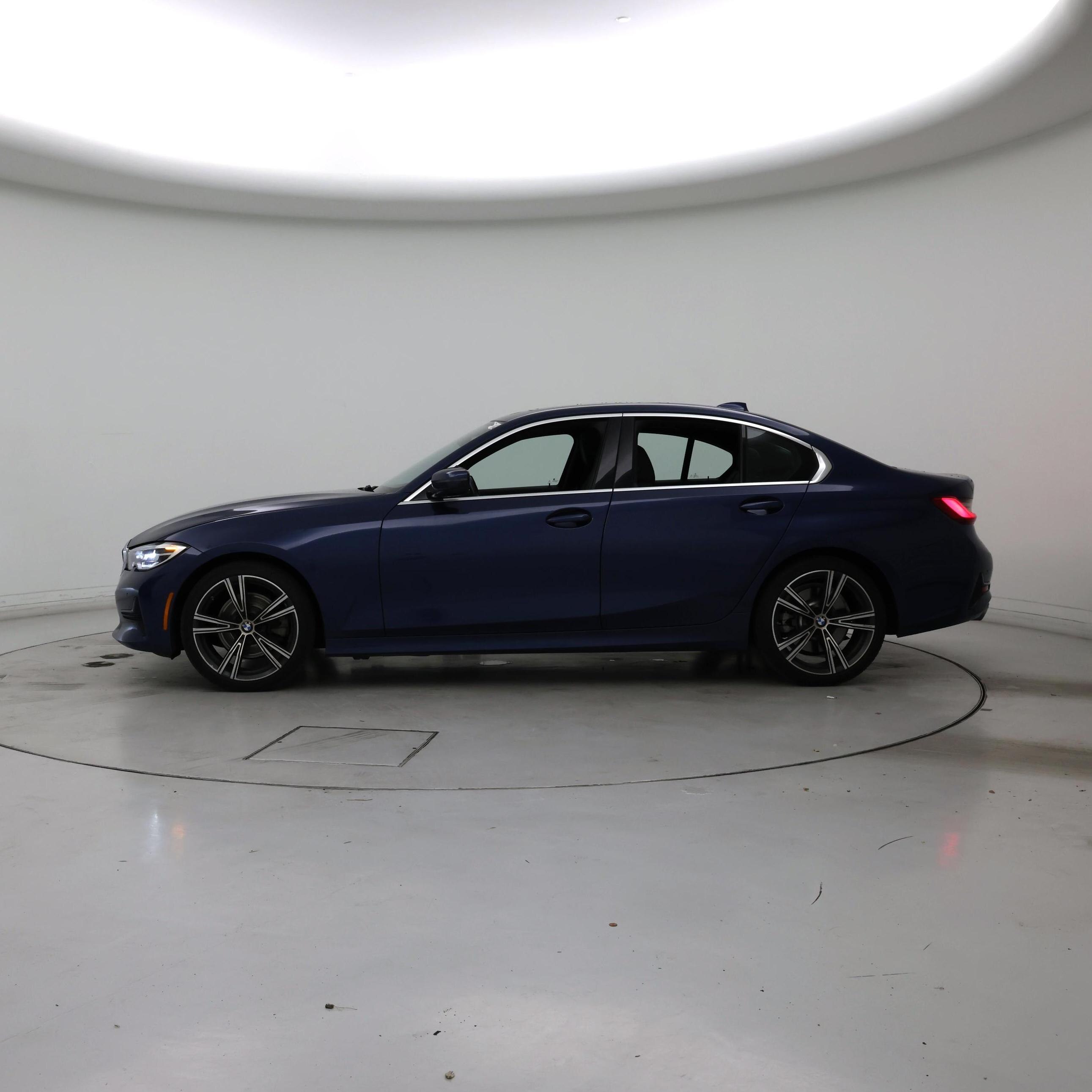 Thumbnail: 2021 BMW 3 Series - 3