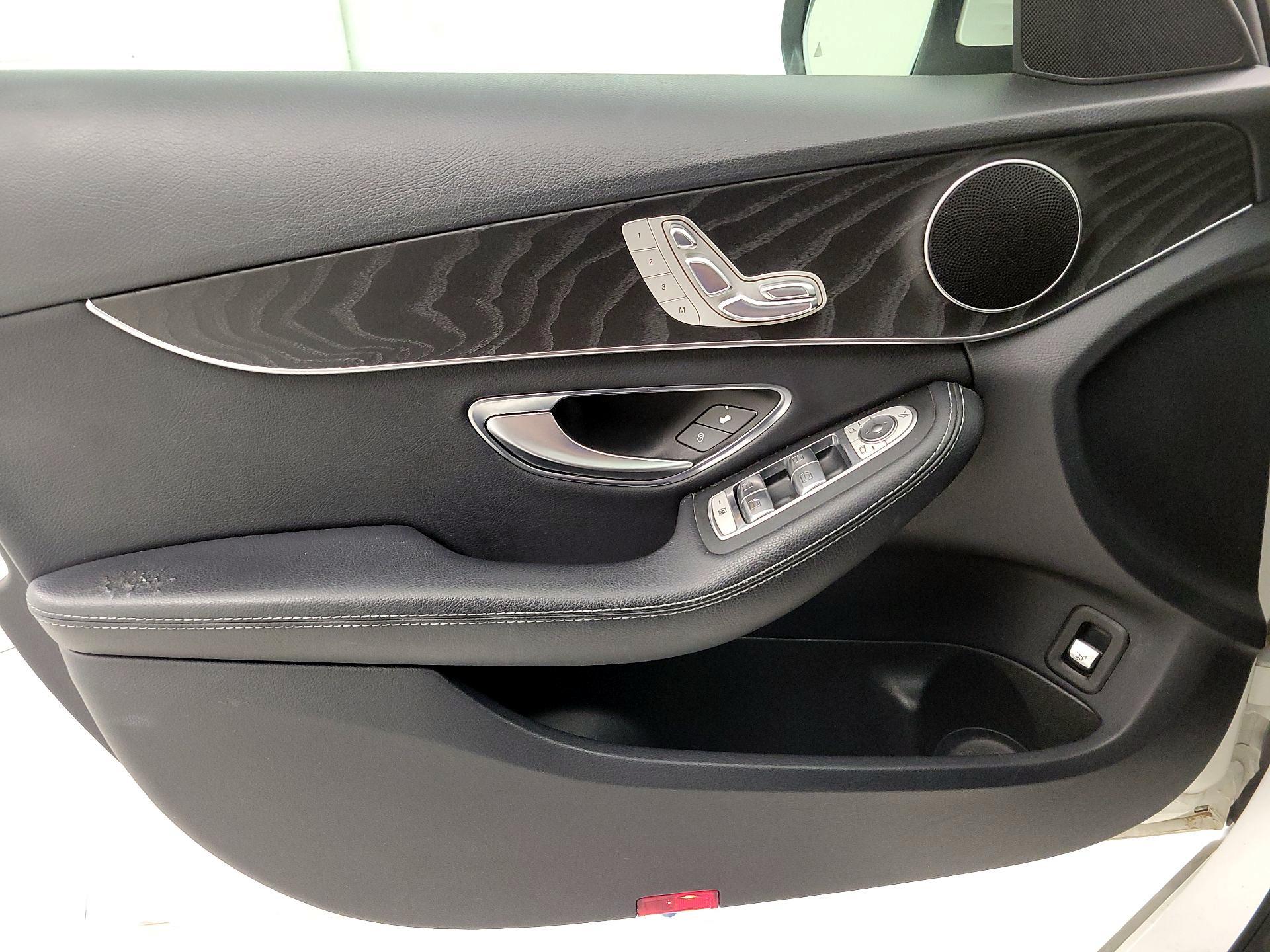 Thumbnail: 2017 Mercedes-Benz C-Class - 12