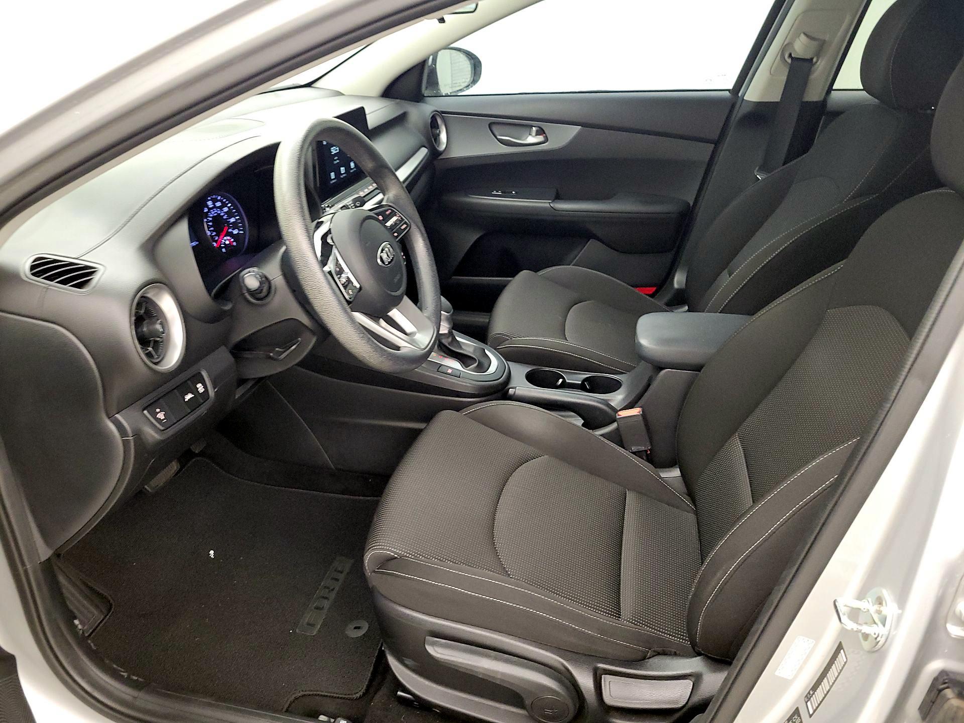 Thumbnail: 2021 Kia Forte - 11