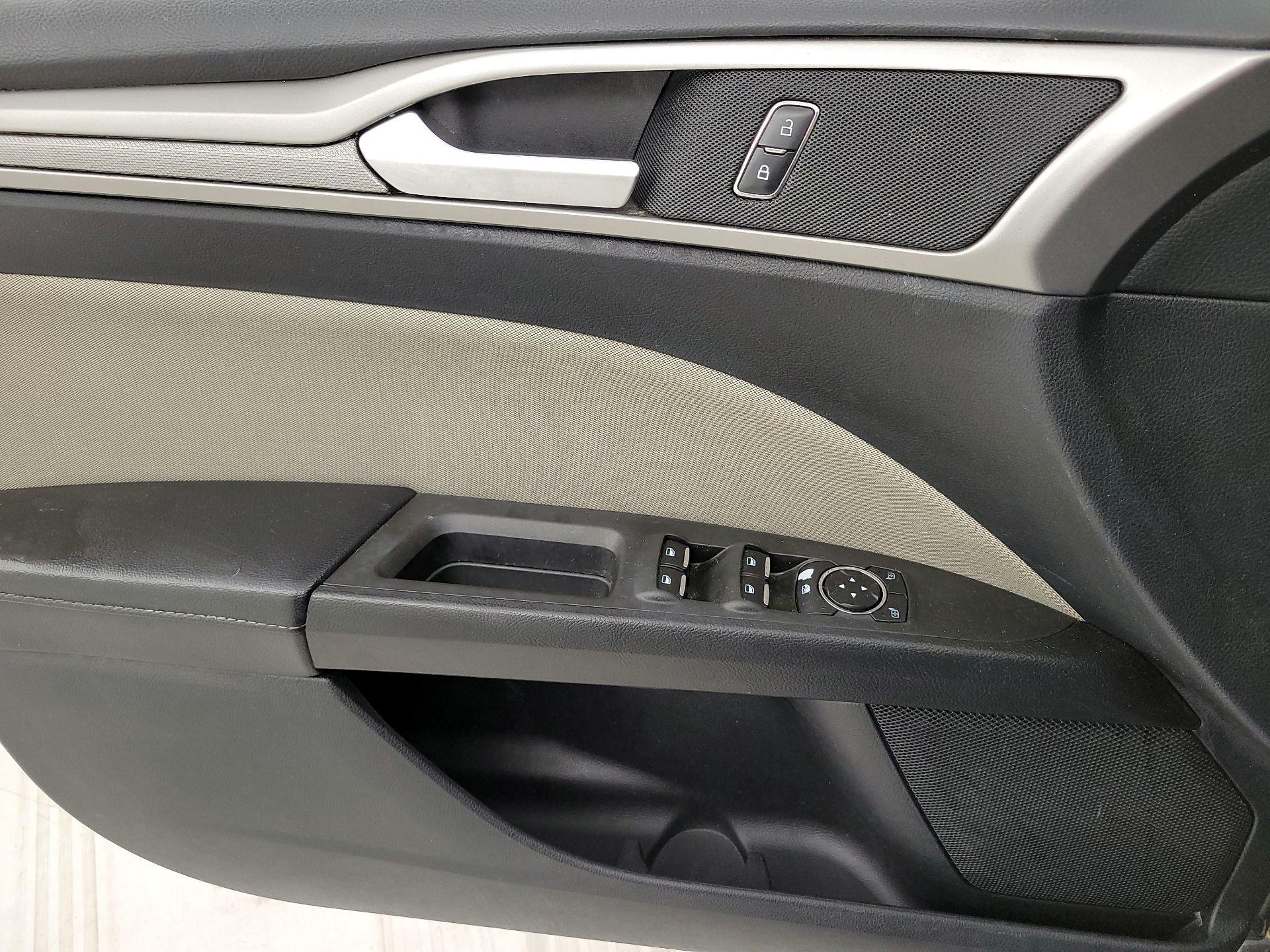 Thumbnail: 2019 Ford Fusion - 12