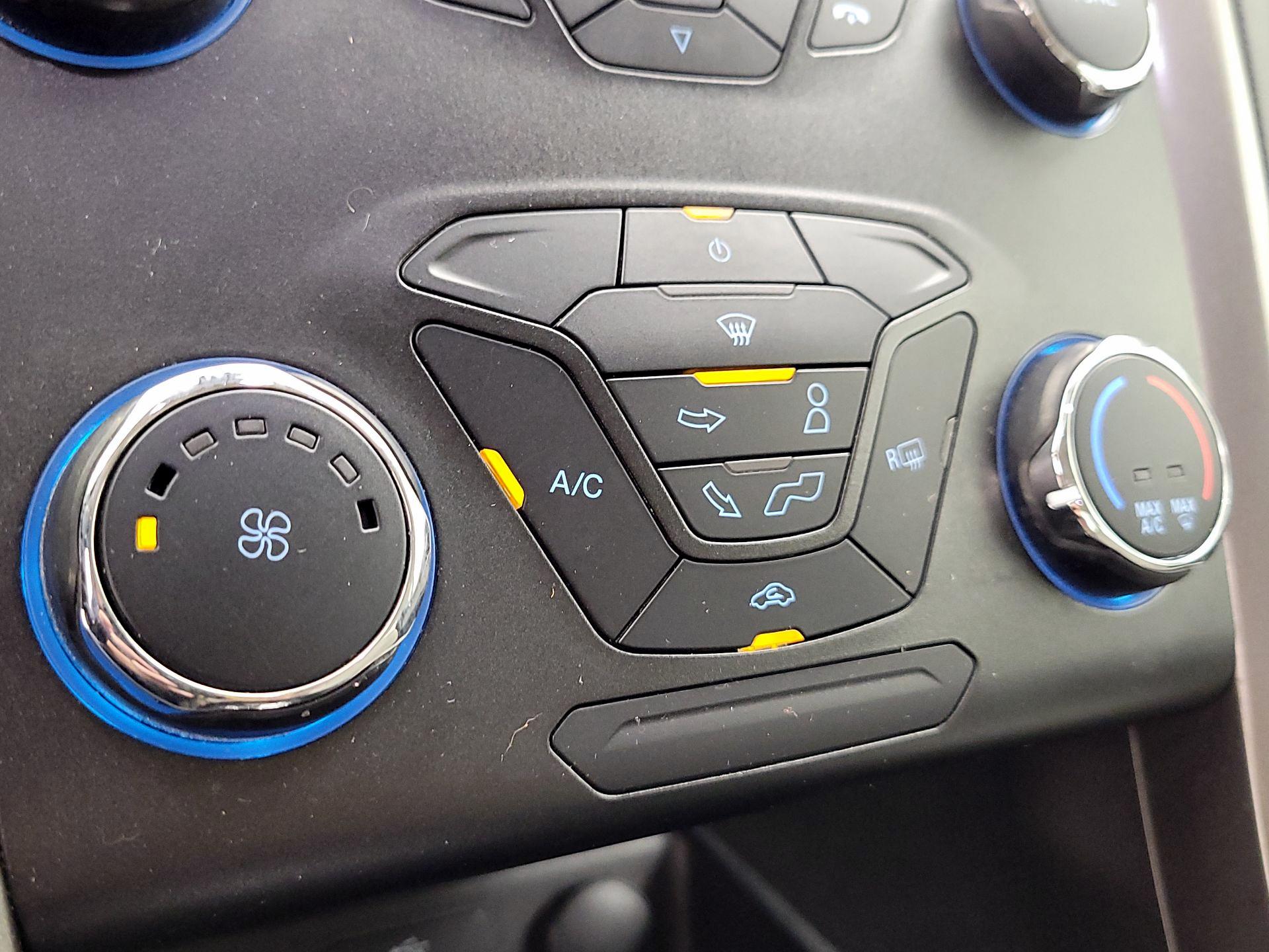 Thumbnail: 2019 Ford Fusion - 16