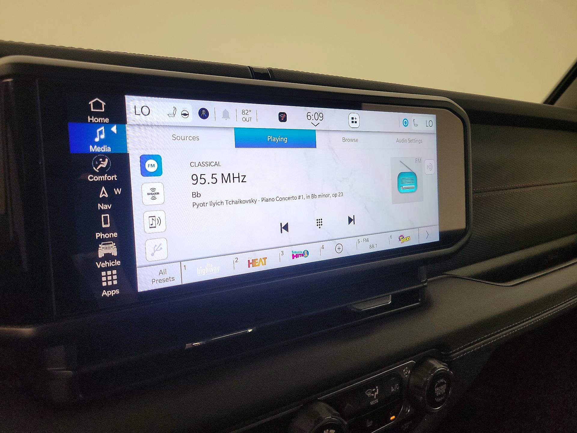 Thumbnail: 2024 Jeep Wrangler - 16