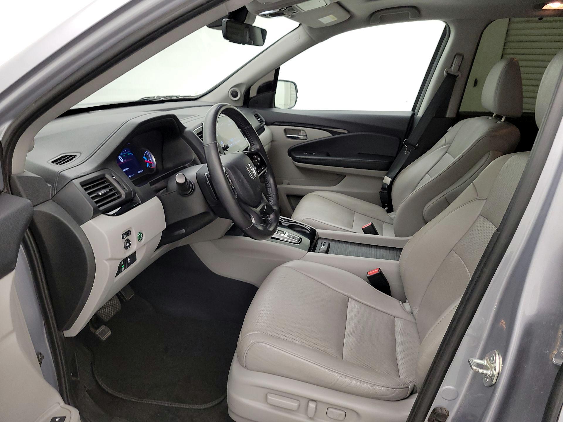 Thumbnail: 2019 Honda Pilot - 11