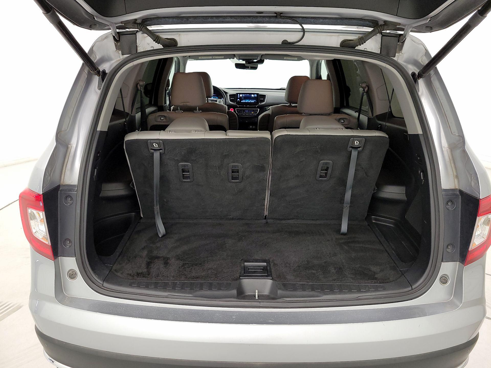 Thumbnail: 2019 Honda Pilot - 16