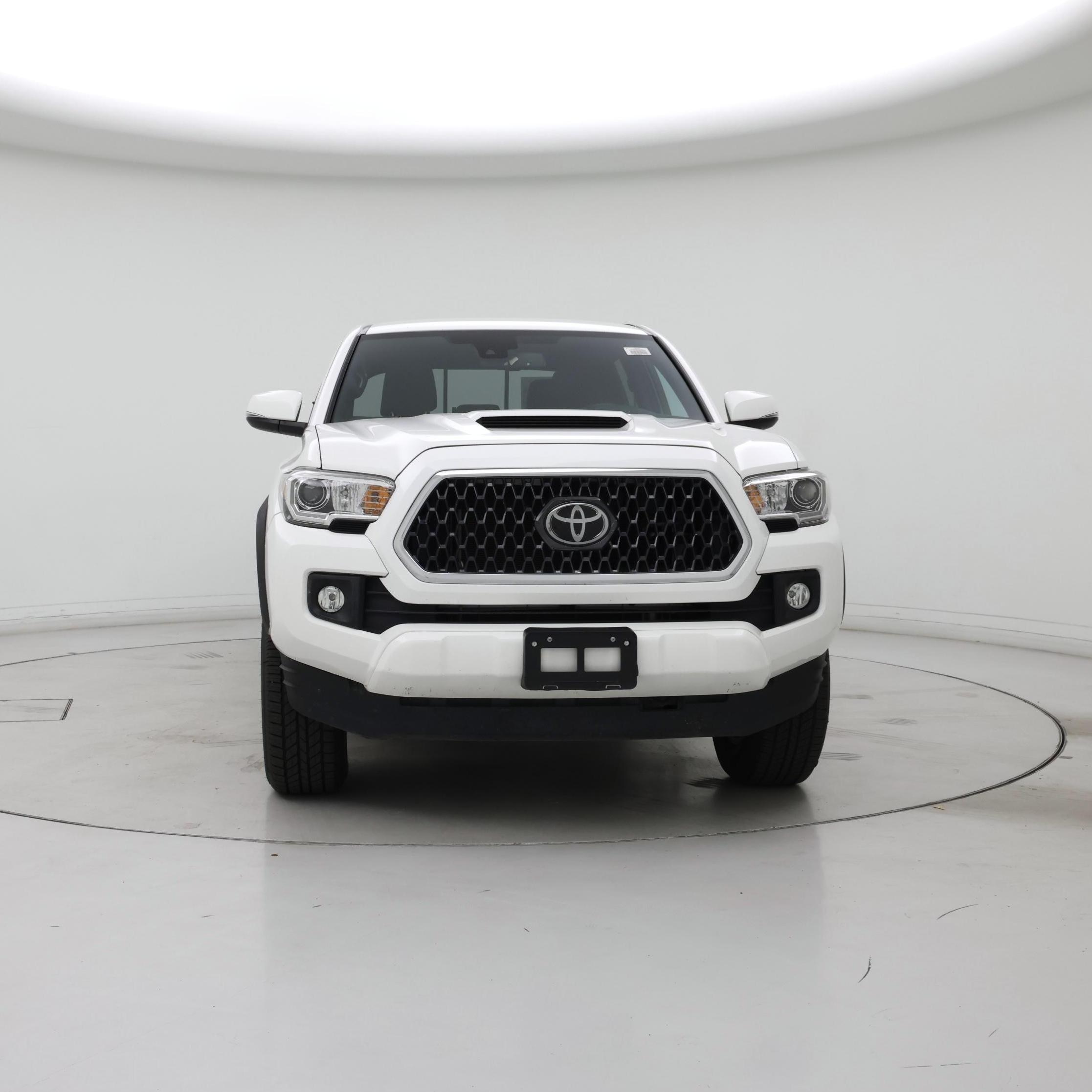 Thumbnail: 2018 Toyota Tacoma - 5