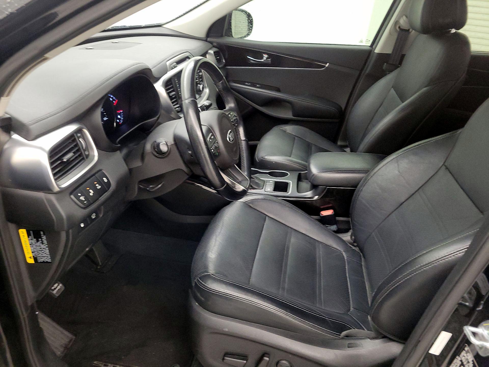Thumbnail: 2016 Kia Sorento - 11