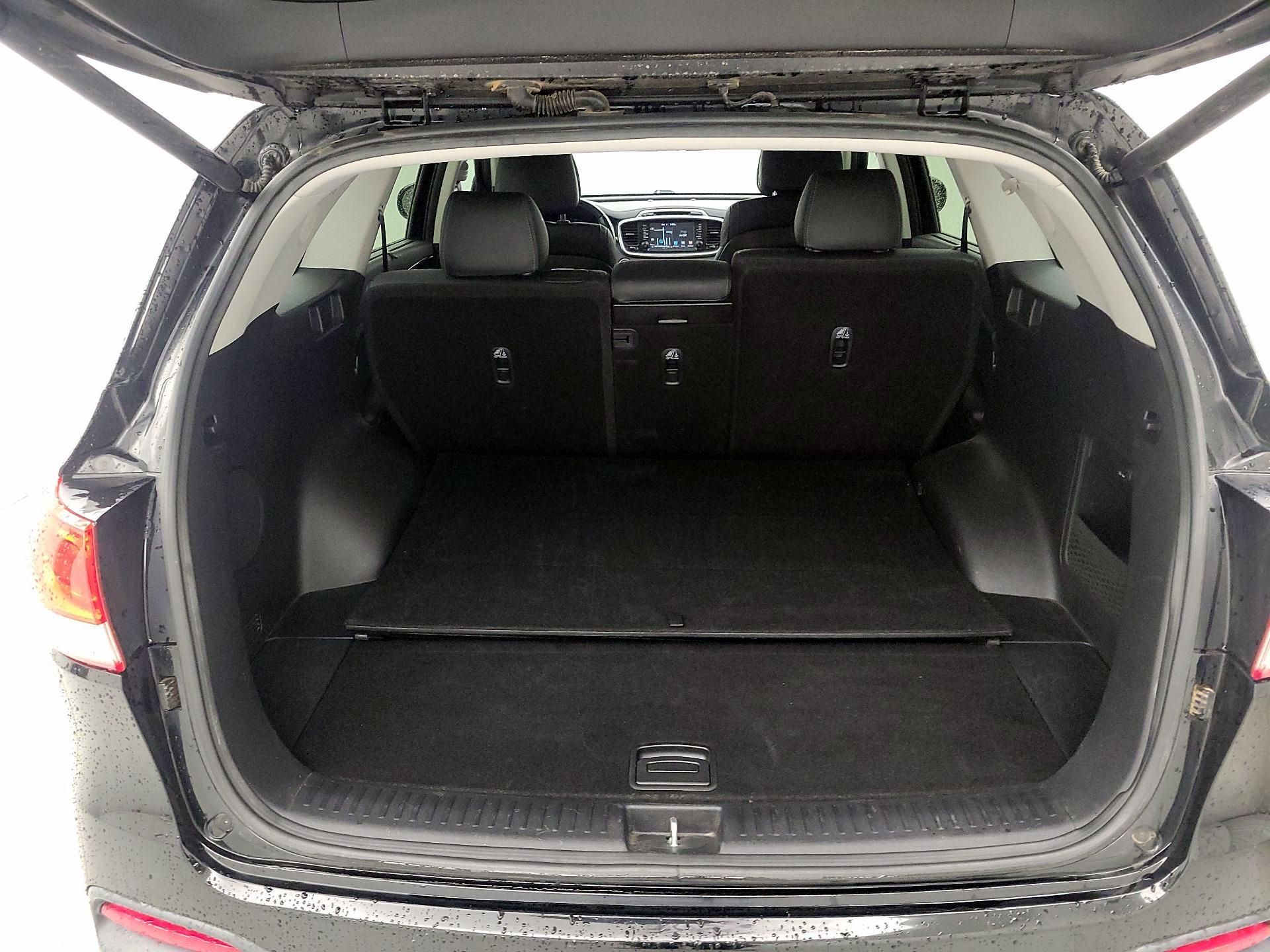Thumbnail: 2016 Kia Sorento - 16