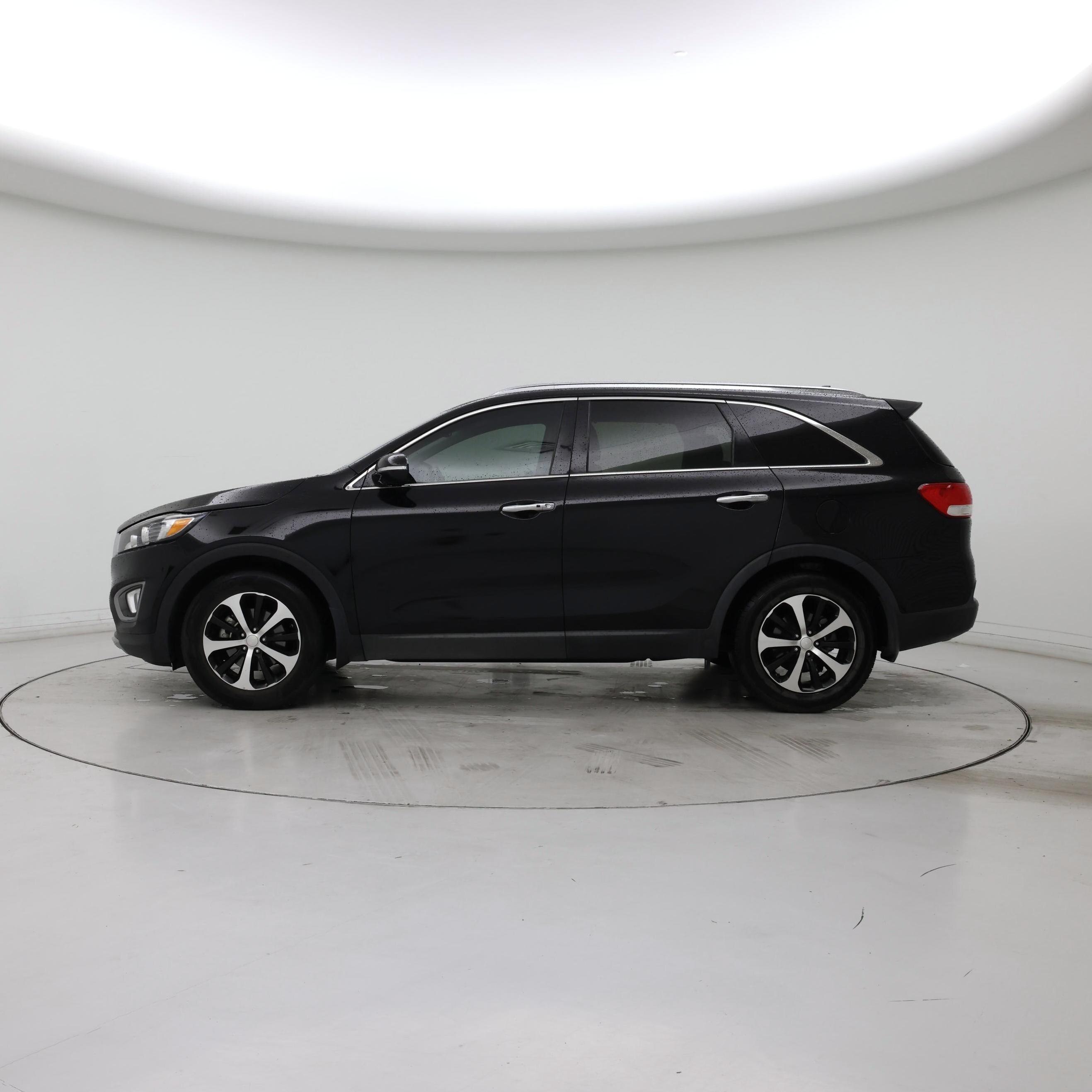 Thumbnail: 2016 Kia Sorento - 3
