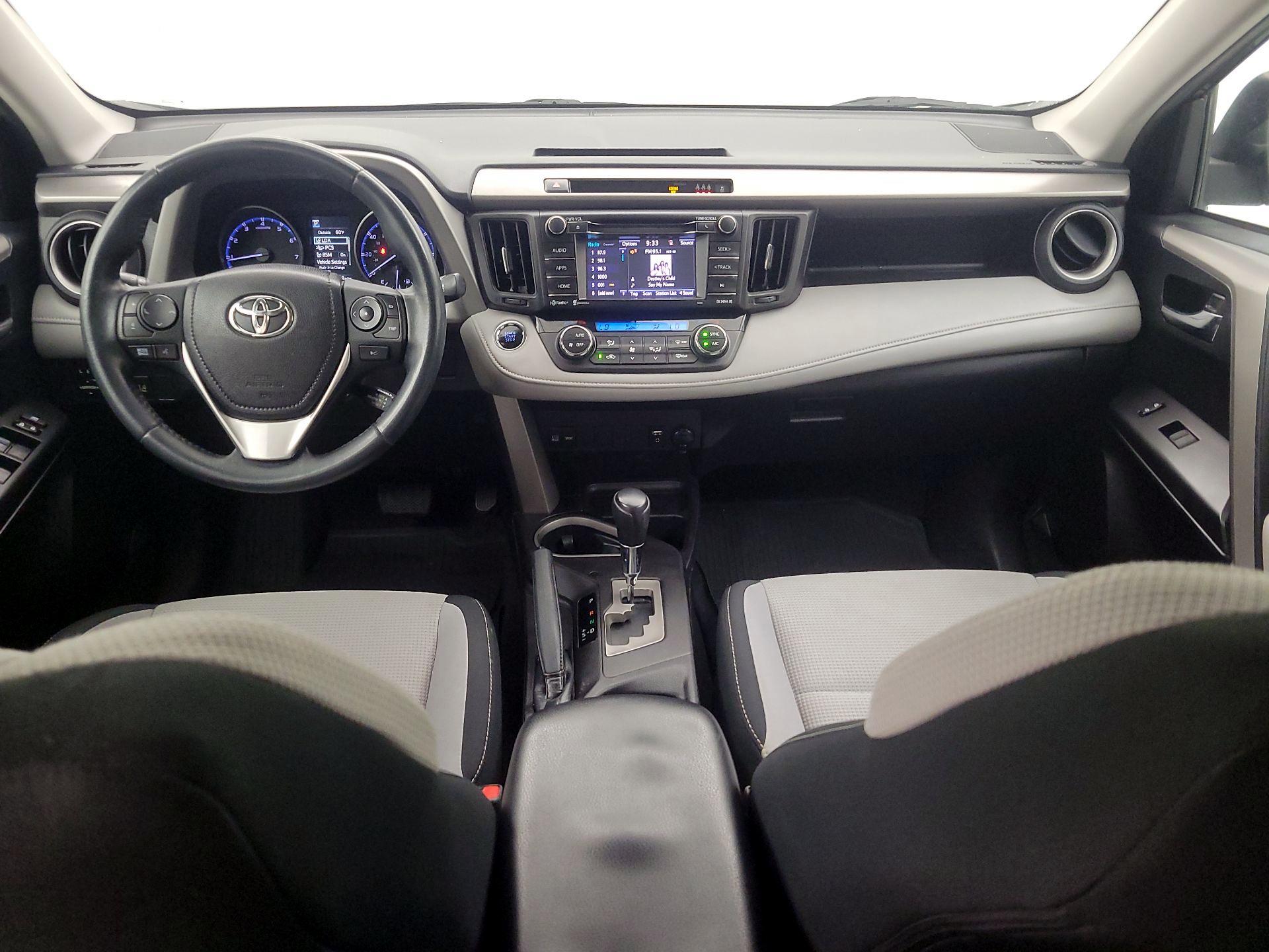 Thumbnail: 2018 Toyota RAV4 - 9