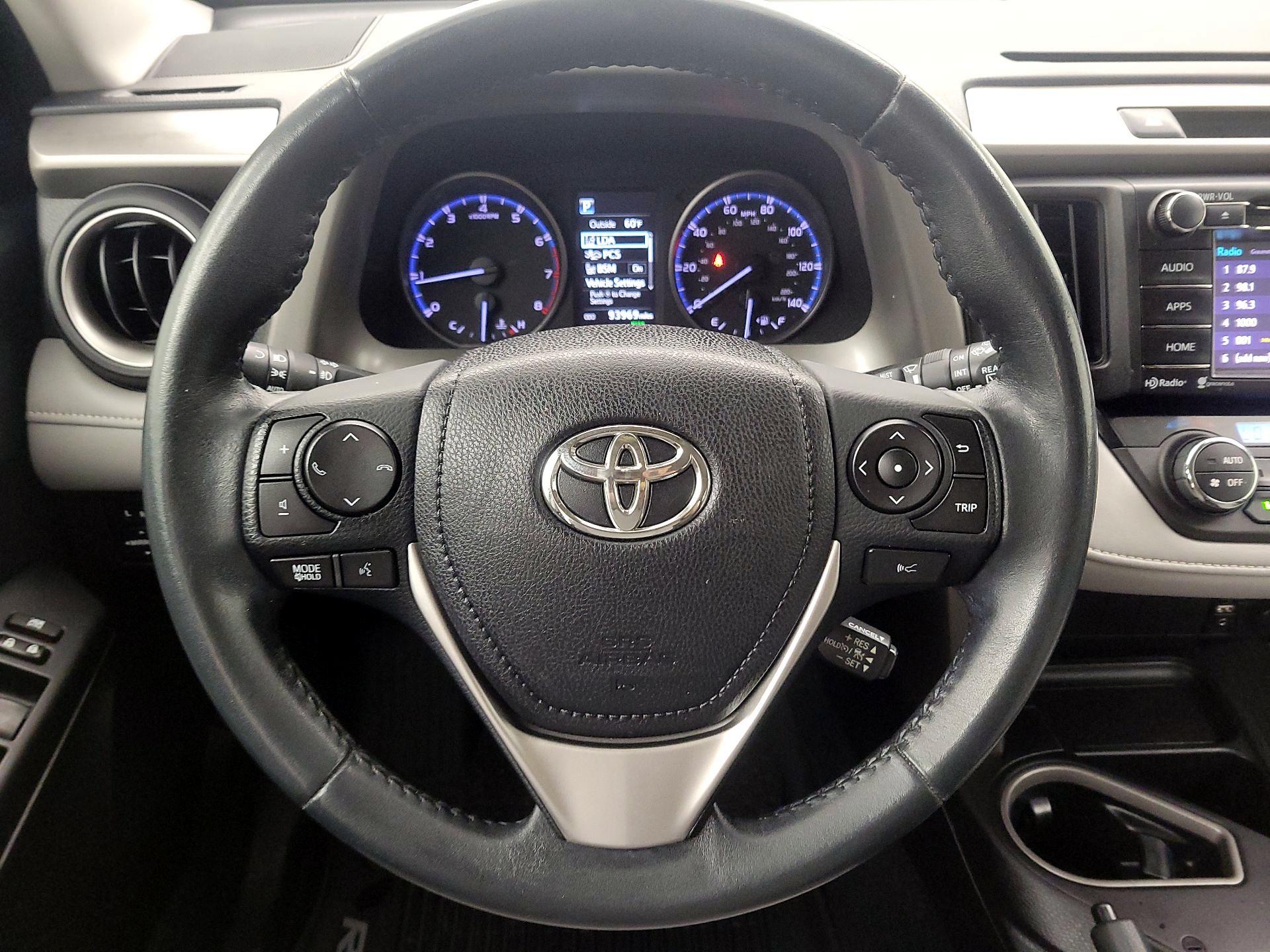 Thumbnail: 2018 Toyota RAV4 - 10