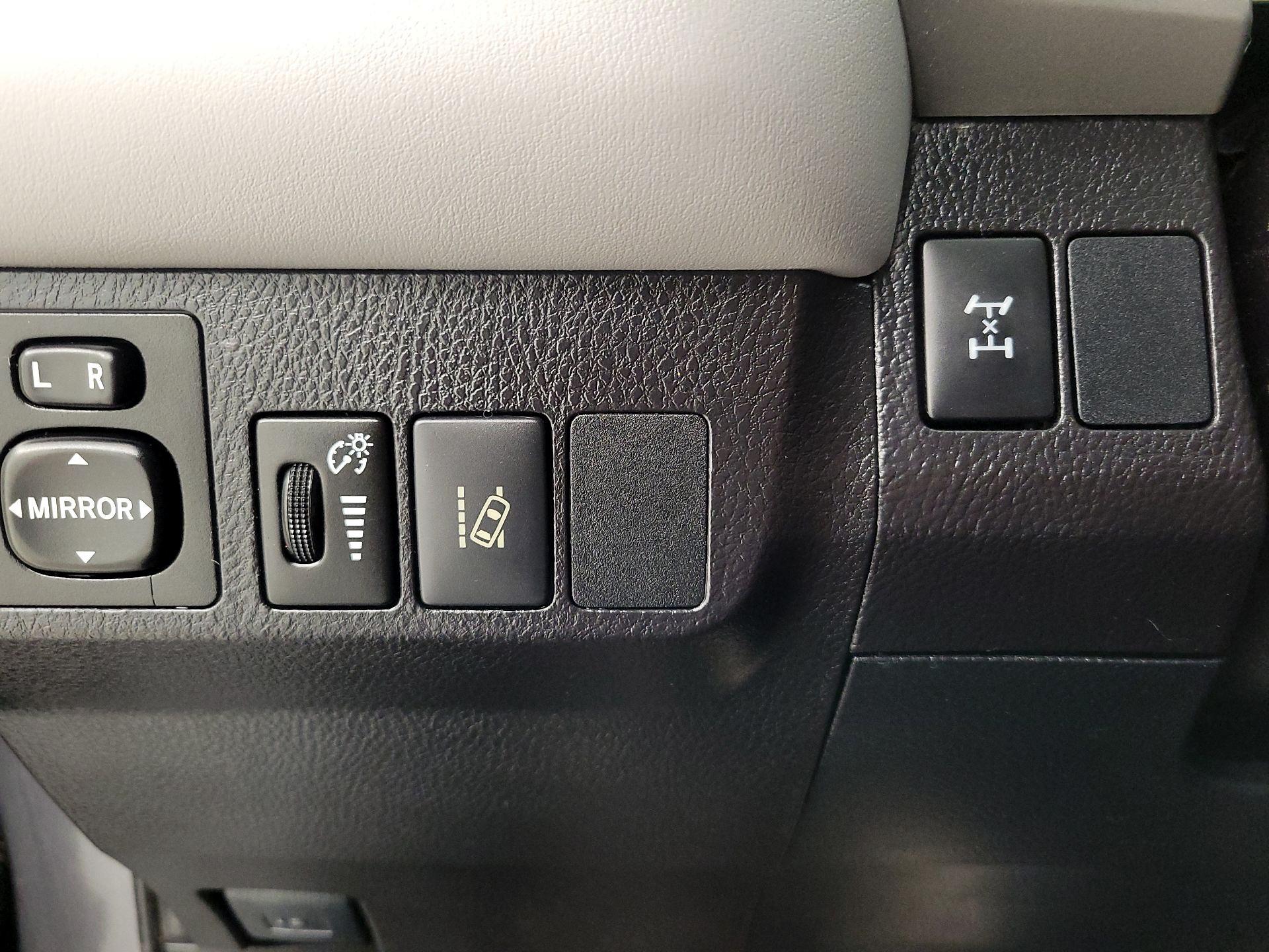 Thumbnail: 2018 Toyota RAV4 - 13