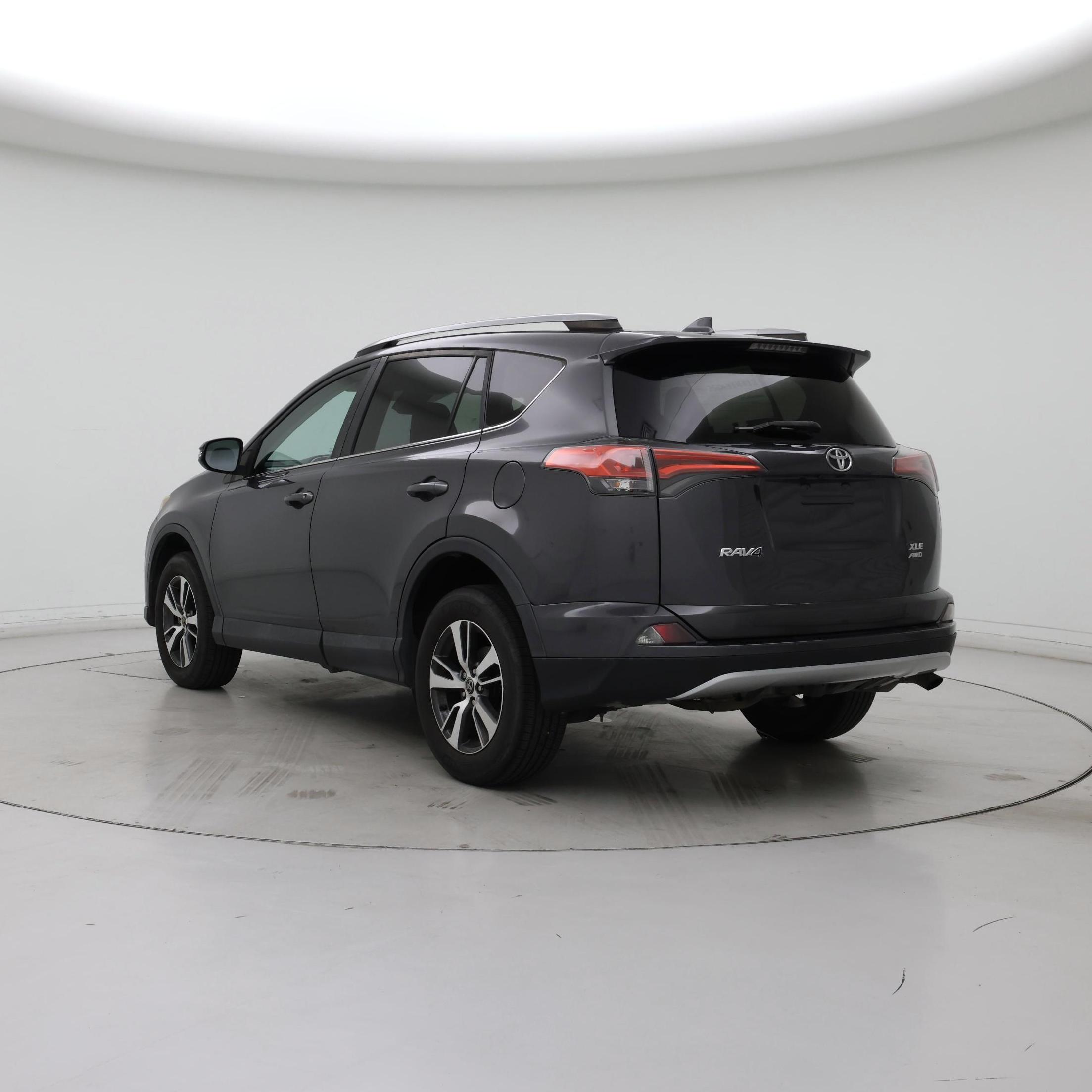 Thumbnail: 2018 Toyota RAV4 - 2