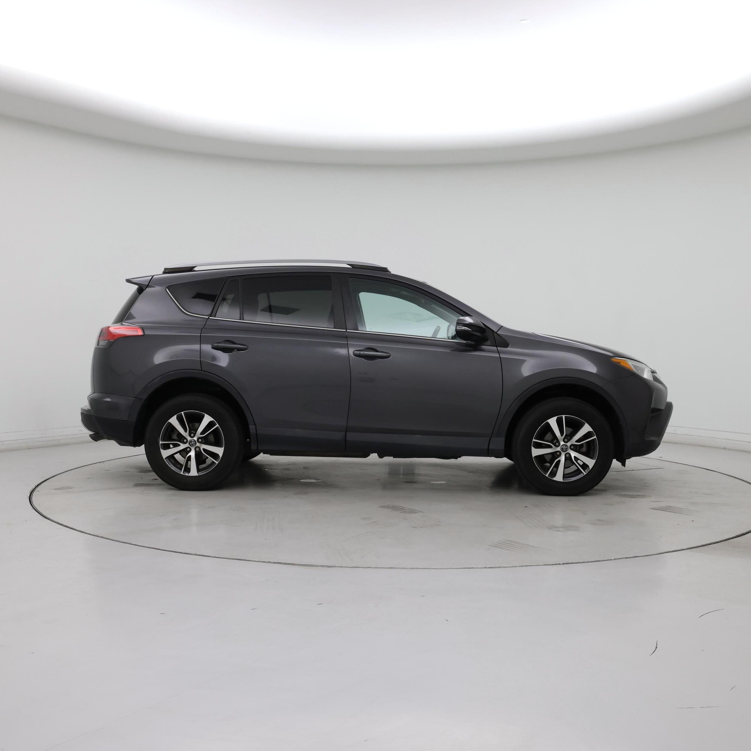 Thumbnail: 2018 Toyota RAV4 - 7