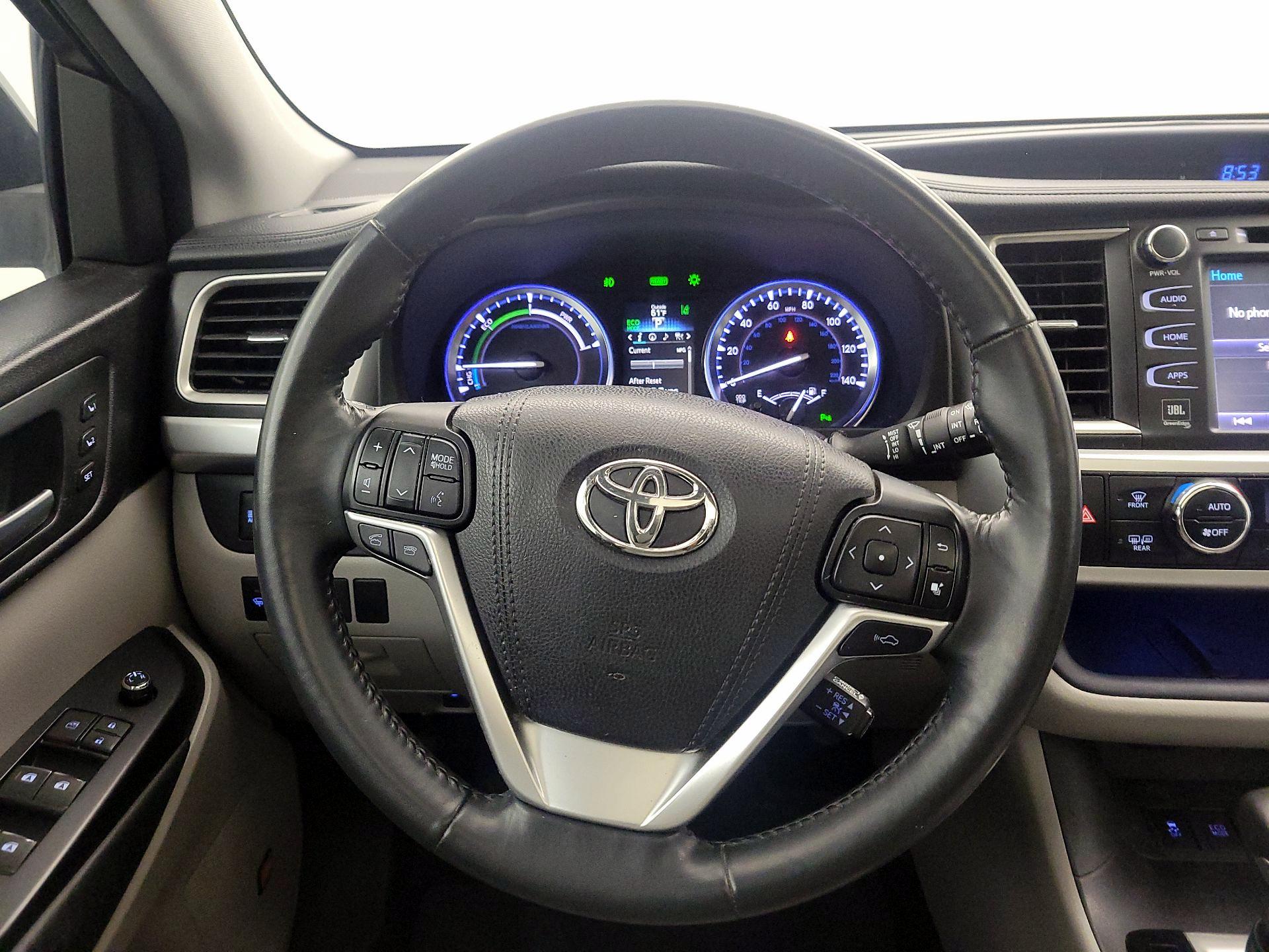 Thumbnail: 2015 Toyota Highlander - 10