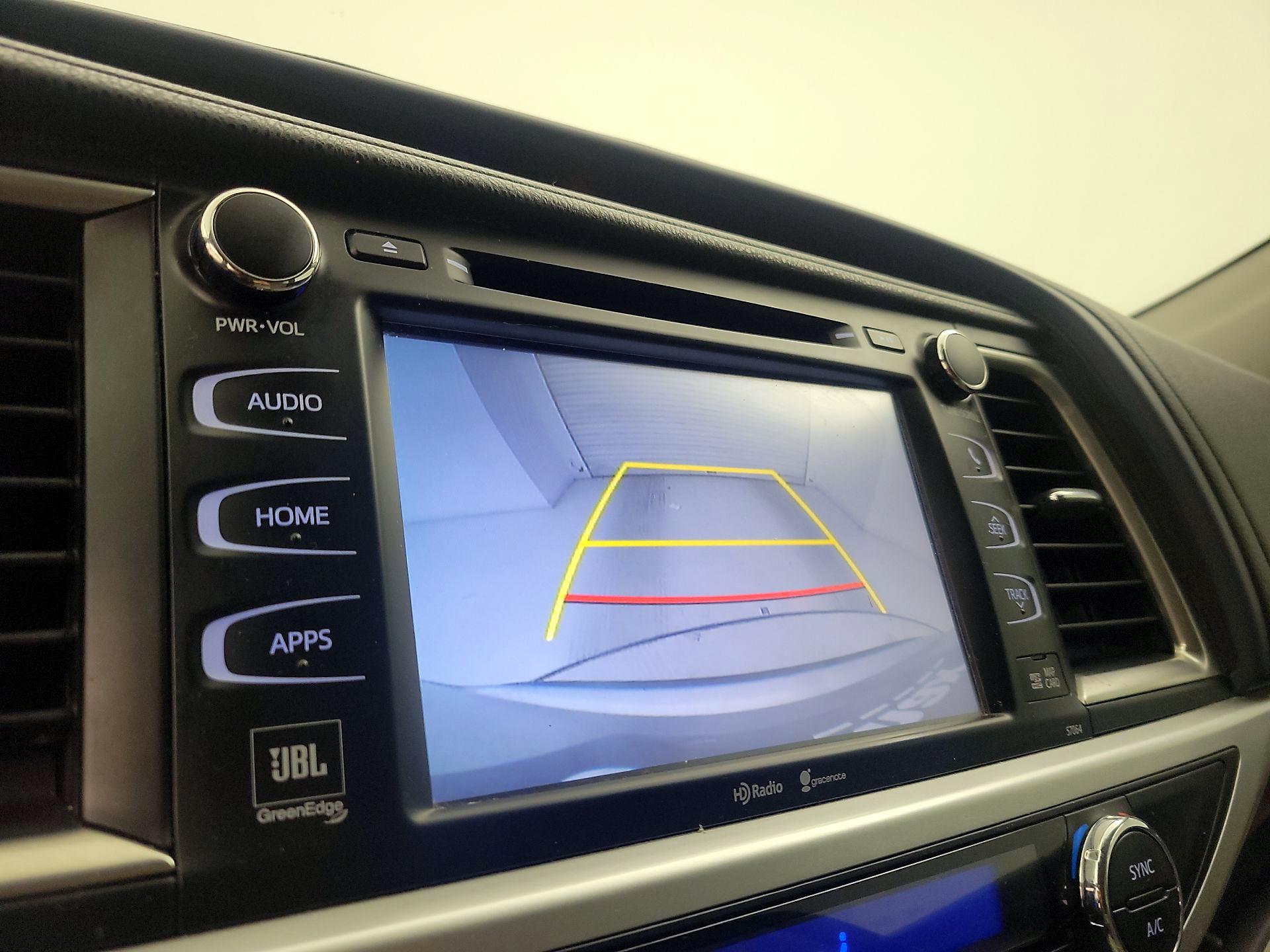 Thumbnail: 2015 Toyota Highlander - 15