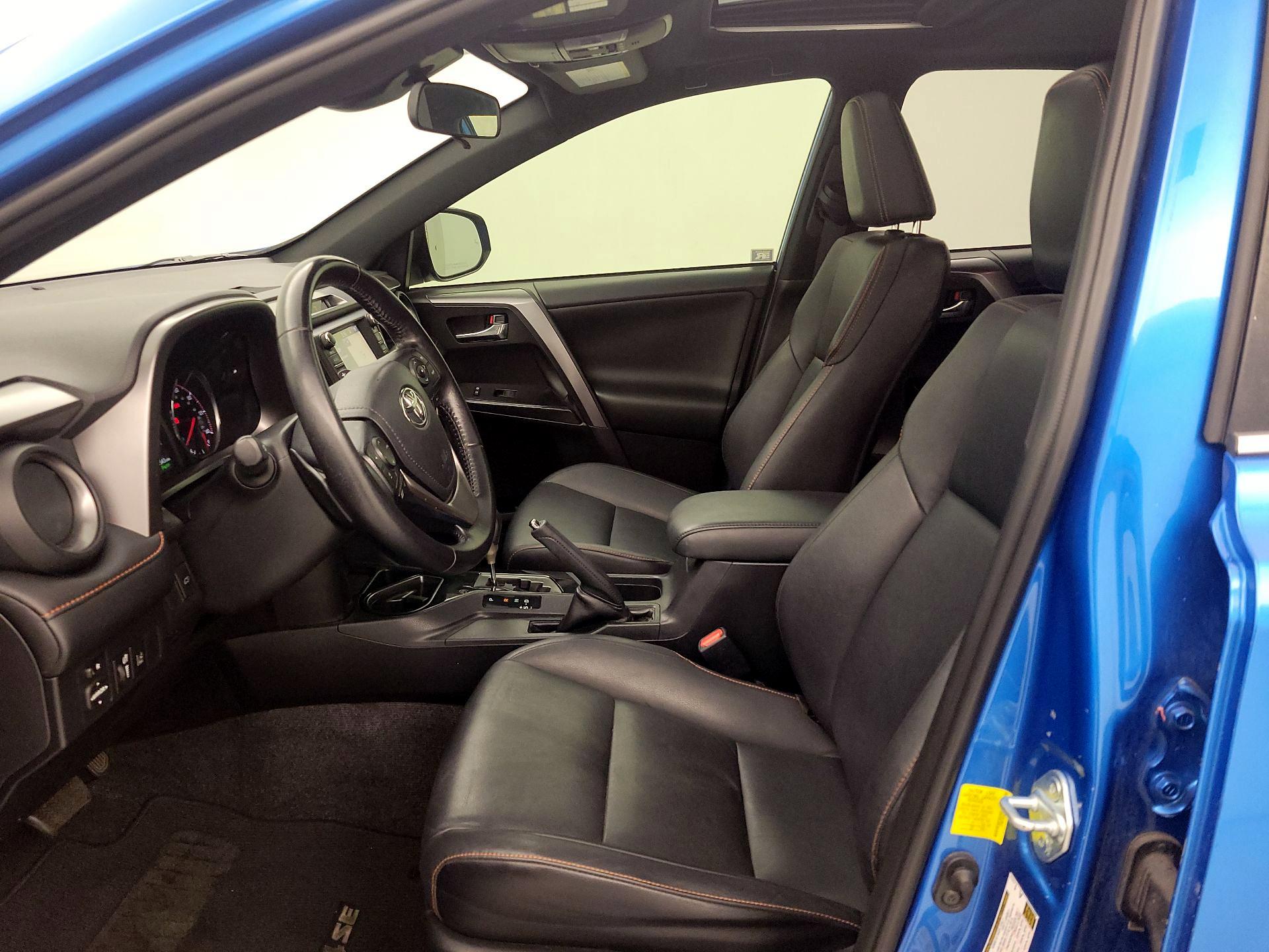Thumbnail: 2016 Toyota RAV4 - 11
