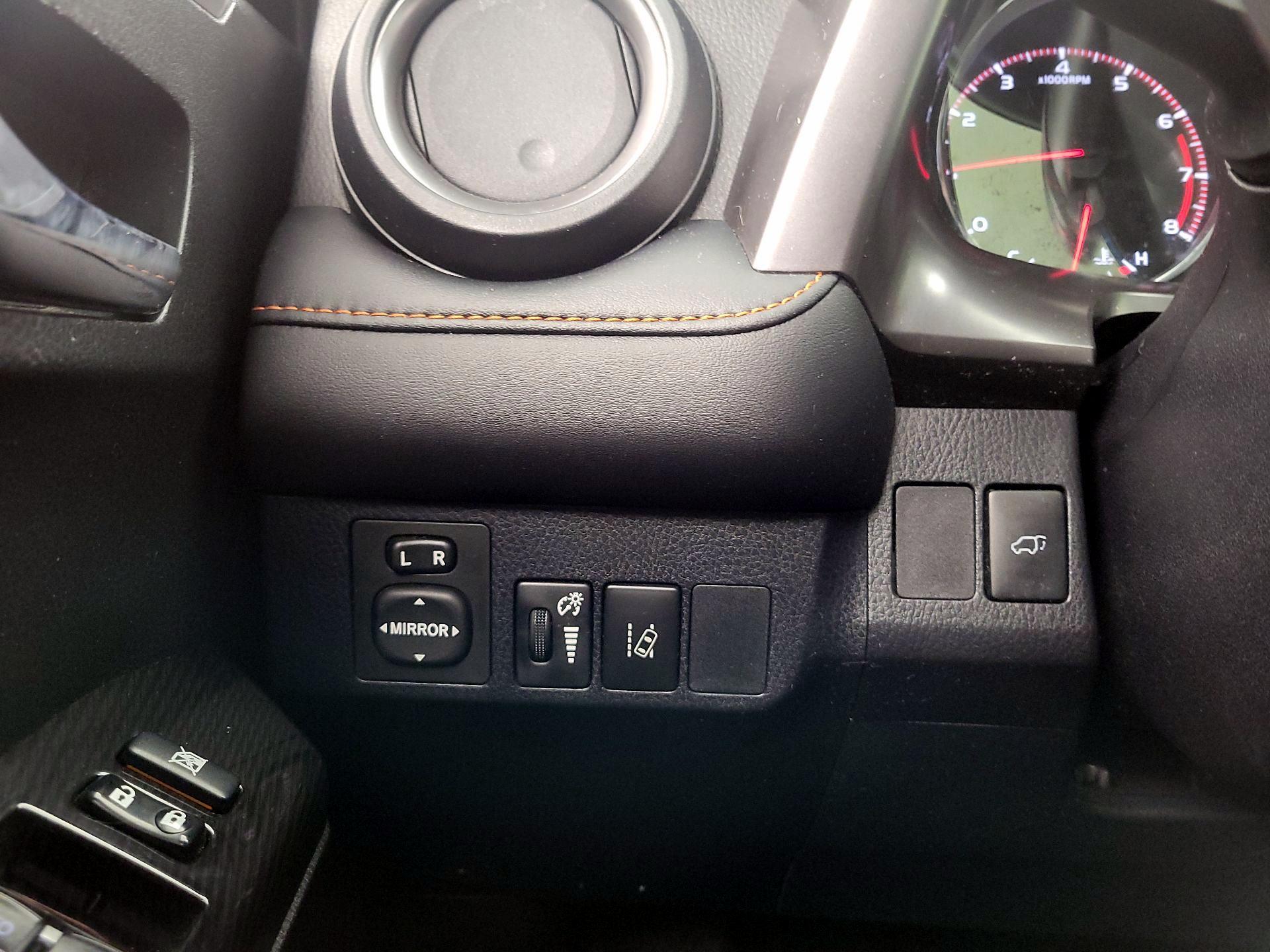 Thumbnail: 2016 Toyota RAV4 - 13