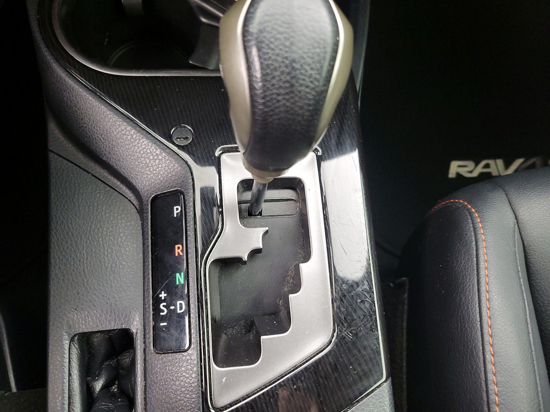 Thumbnail: 2016 Toyota RAV4 - 17