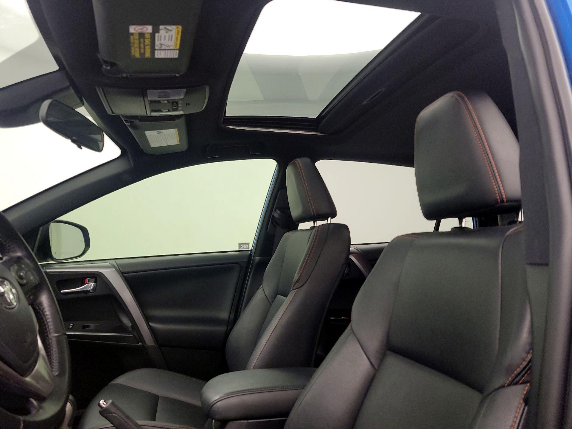 Thumbnail: 2016 Toyota RAV4 - 19