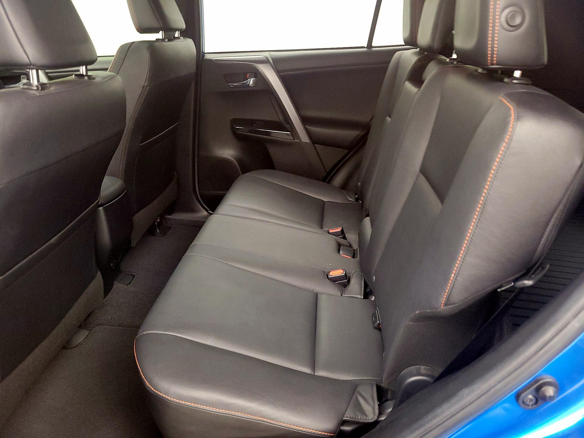Thumbnail: 2016 Toyota RAV4 - 20