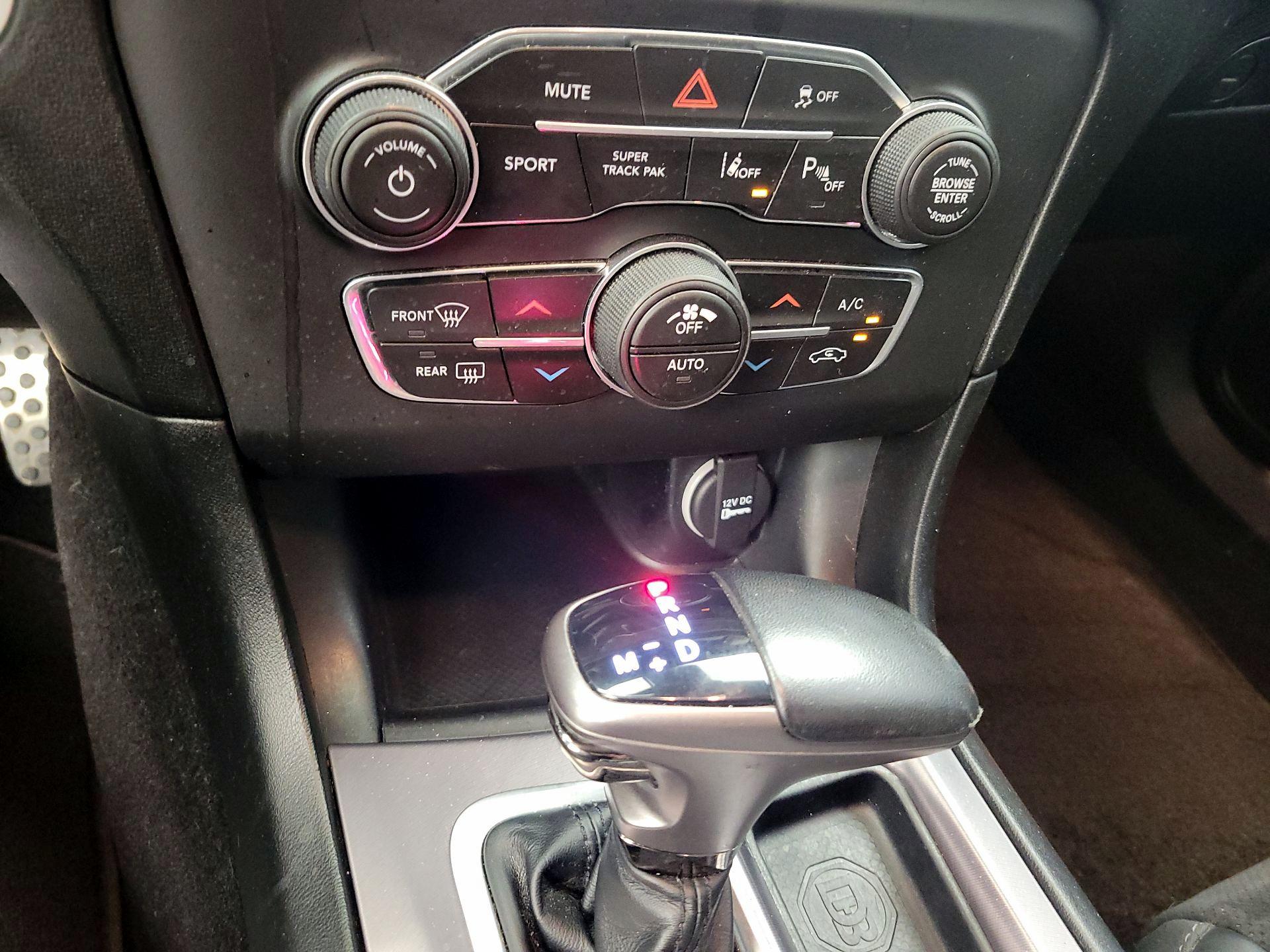 Thumbnail: 2020 Dodge Charger - 14