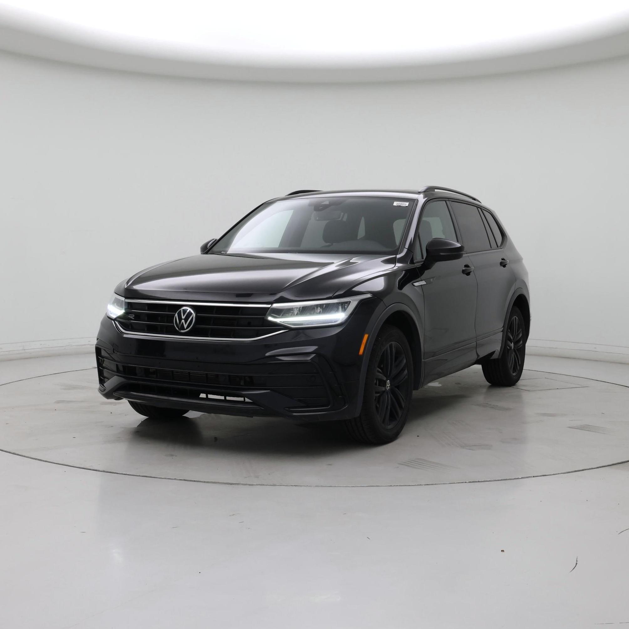 Thumbnail: 2022 Volkswagen Tiguan - 4