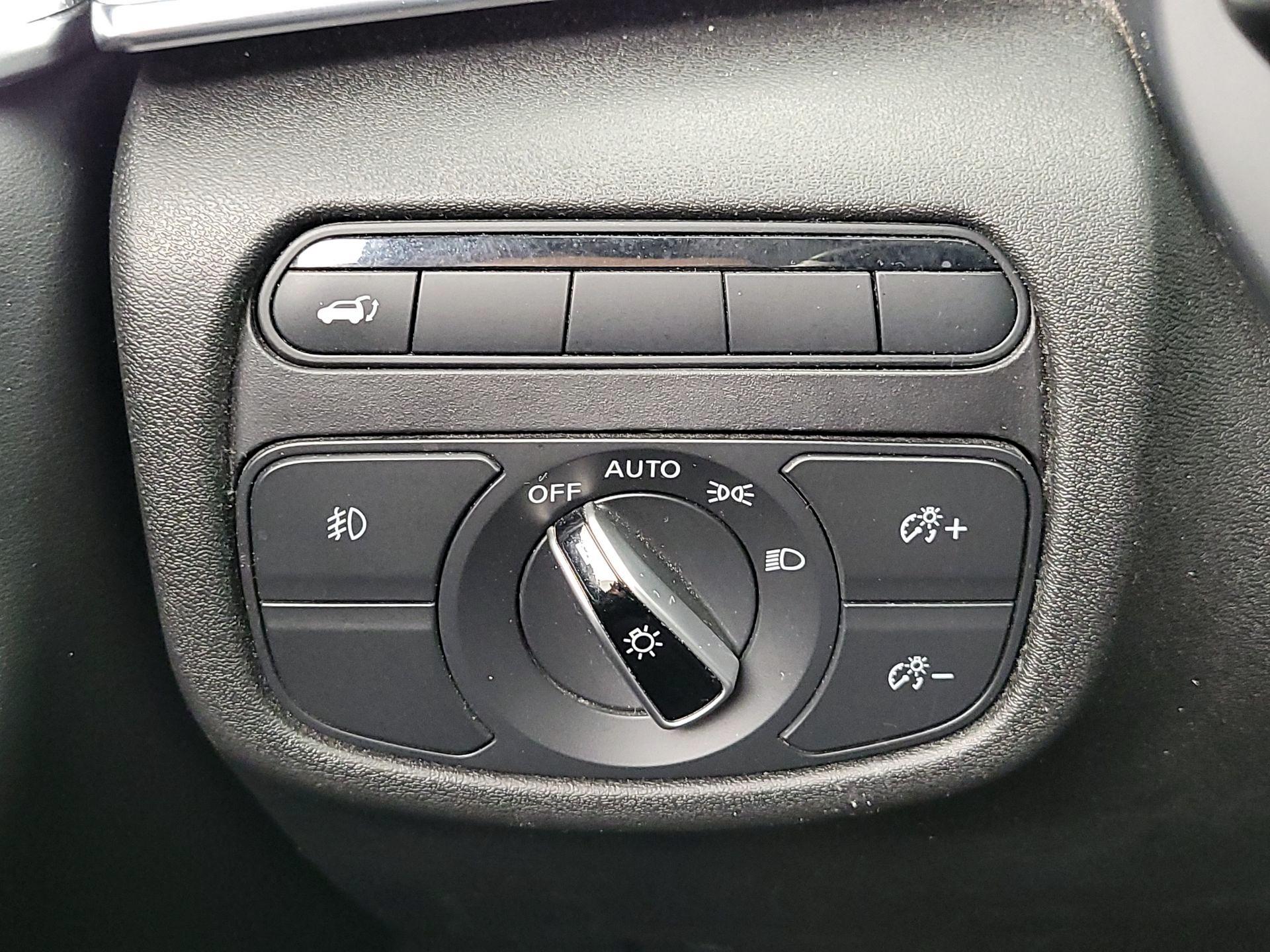 Thumbnail: 2019 INFINITI QX50 - 13