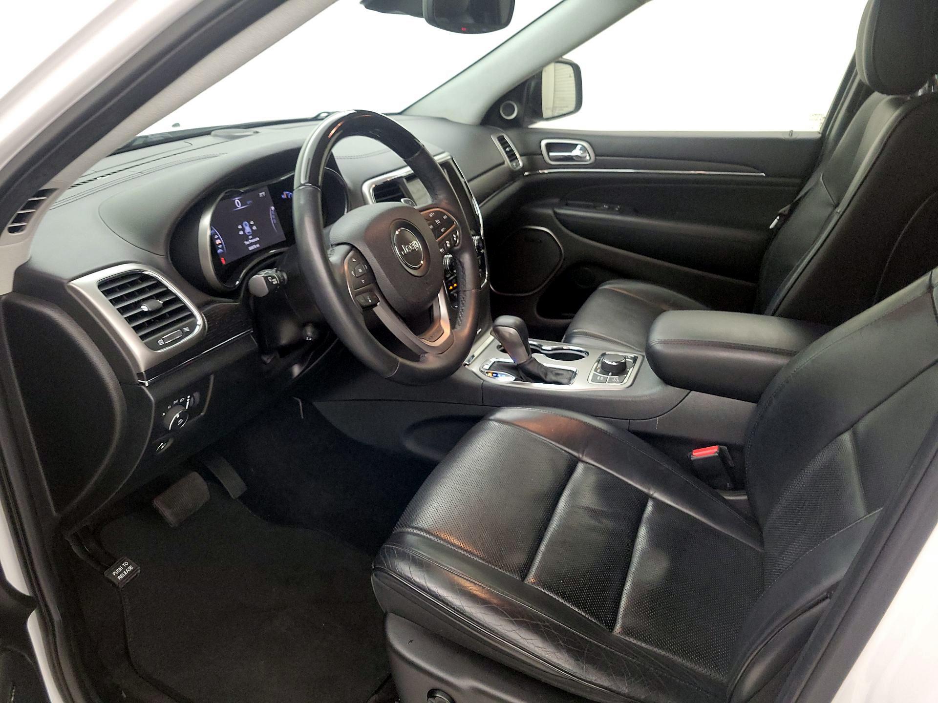 Thumbnail: 2017 Jeep Grand Cherokee - 11