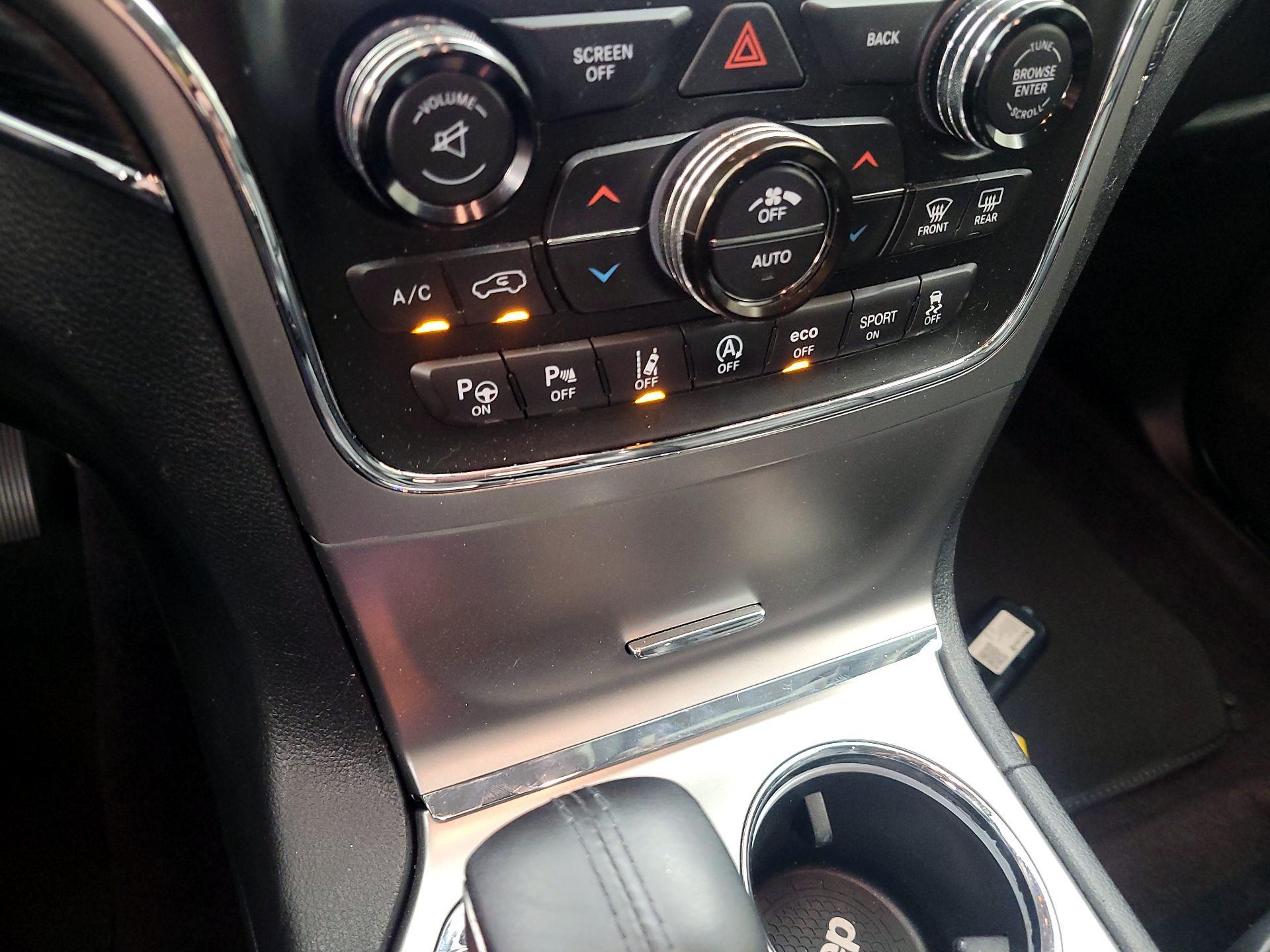 Thumbnail: 2017 Jeep Grand Cherokee - 14