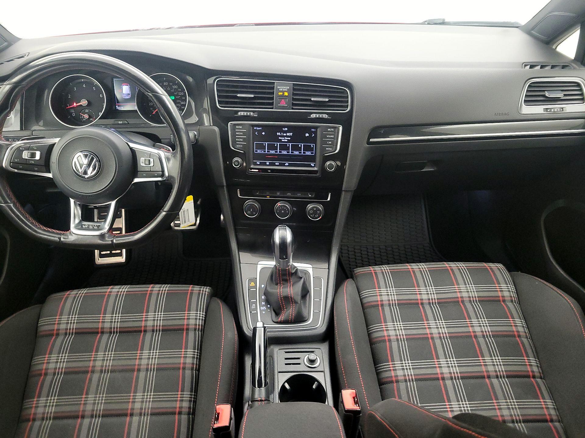 Thumbnail: 2017 Volkswagen Golf - 9
