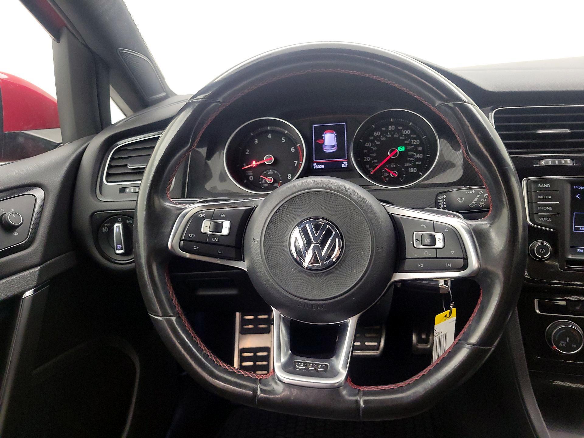 Thumbnail: 2017 Volkswagen Golf - 10