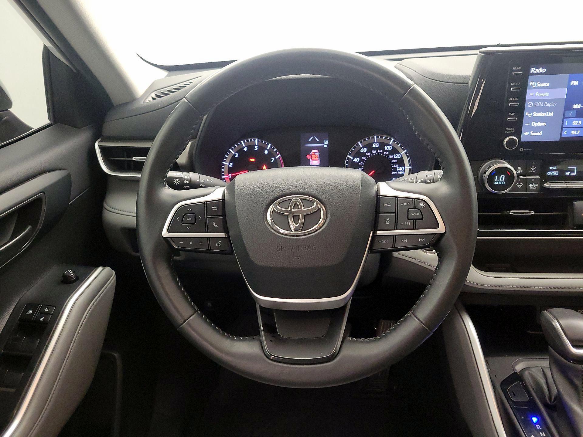 Thumbnail: 2022 Toyota Highlander - 10