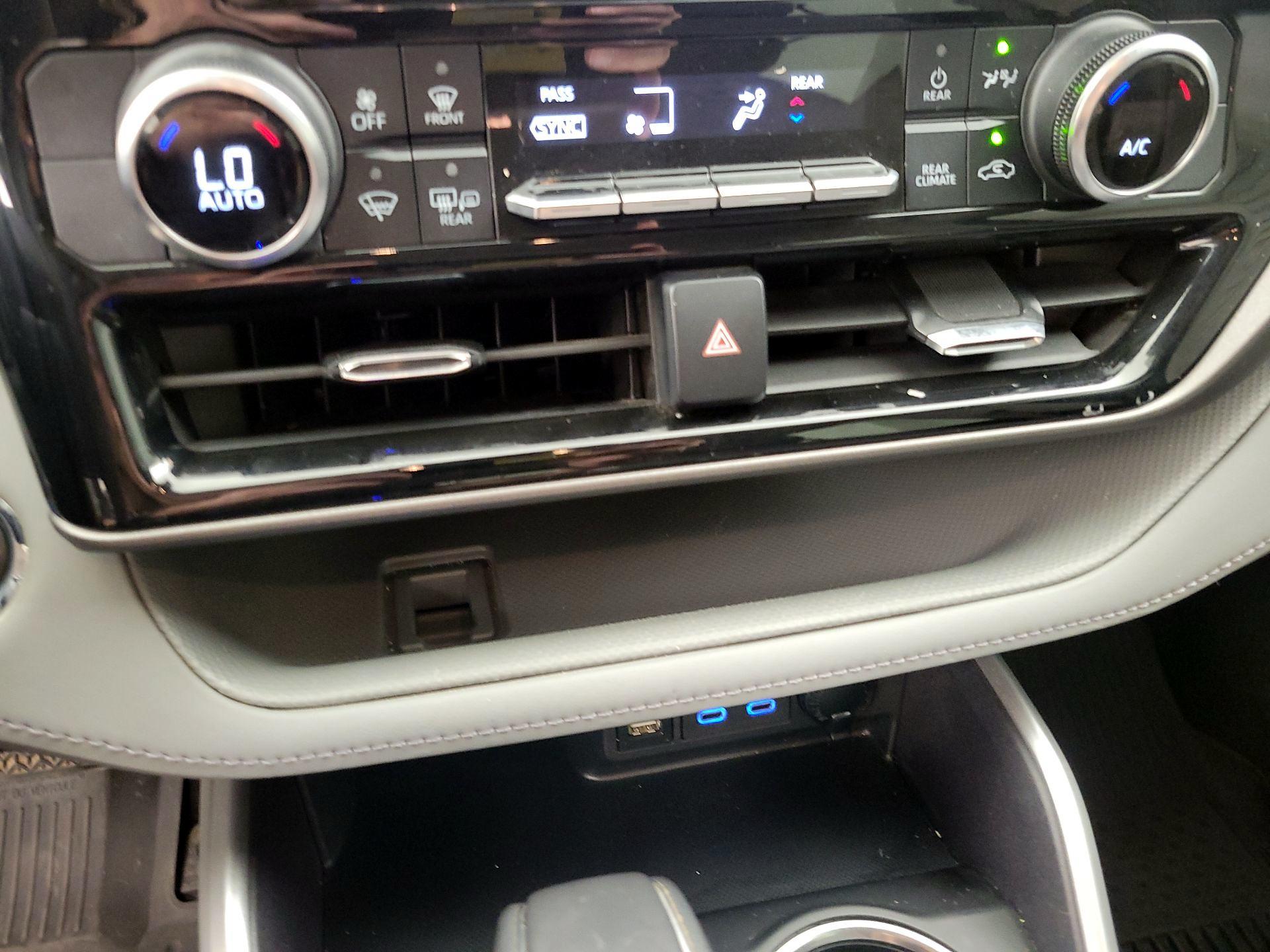 Thumbnail: 2022 Toyota Highlander - 14