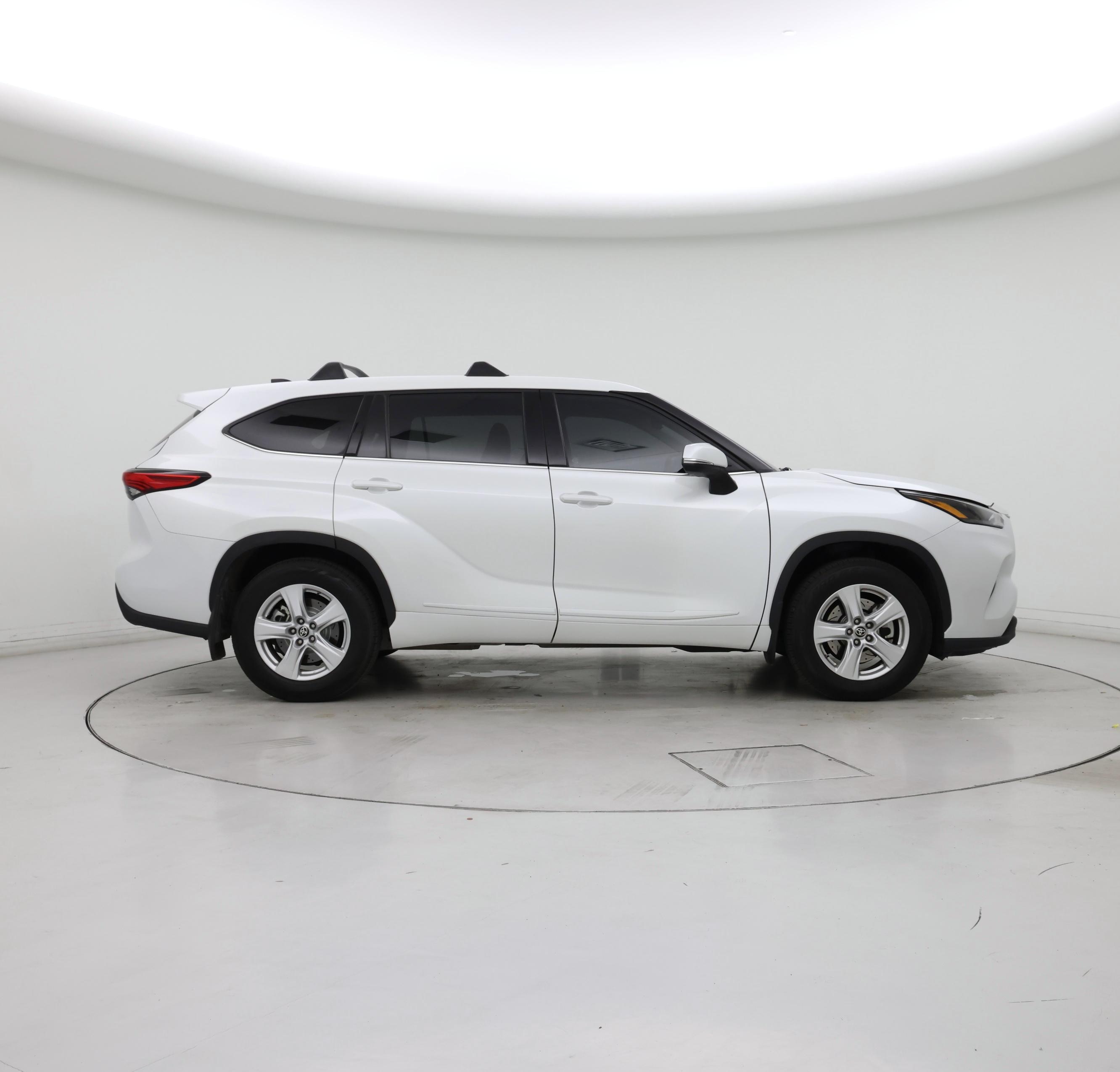 Thumbnail: 2022 Toyota Highlander - 7
