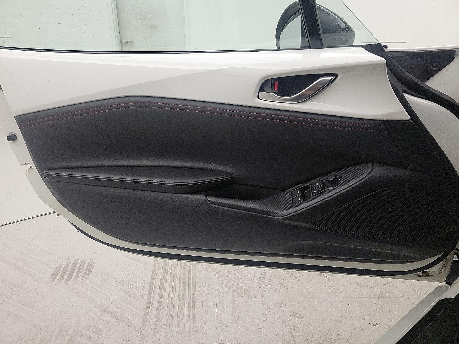 Thumbnail: 2016 Mazda MX-5 Miata - 12