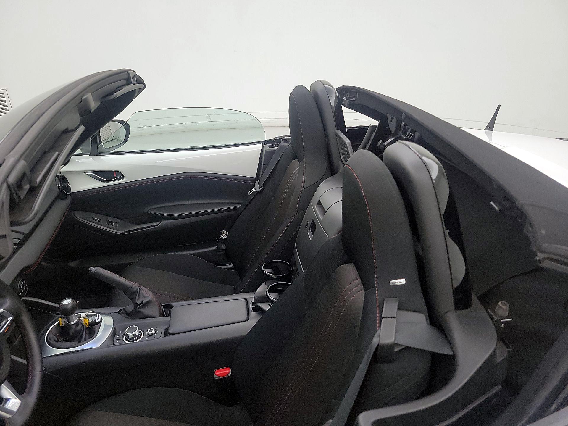 Thumbnail: 2016 Mazda MX-5 Miata - 18