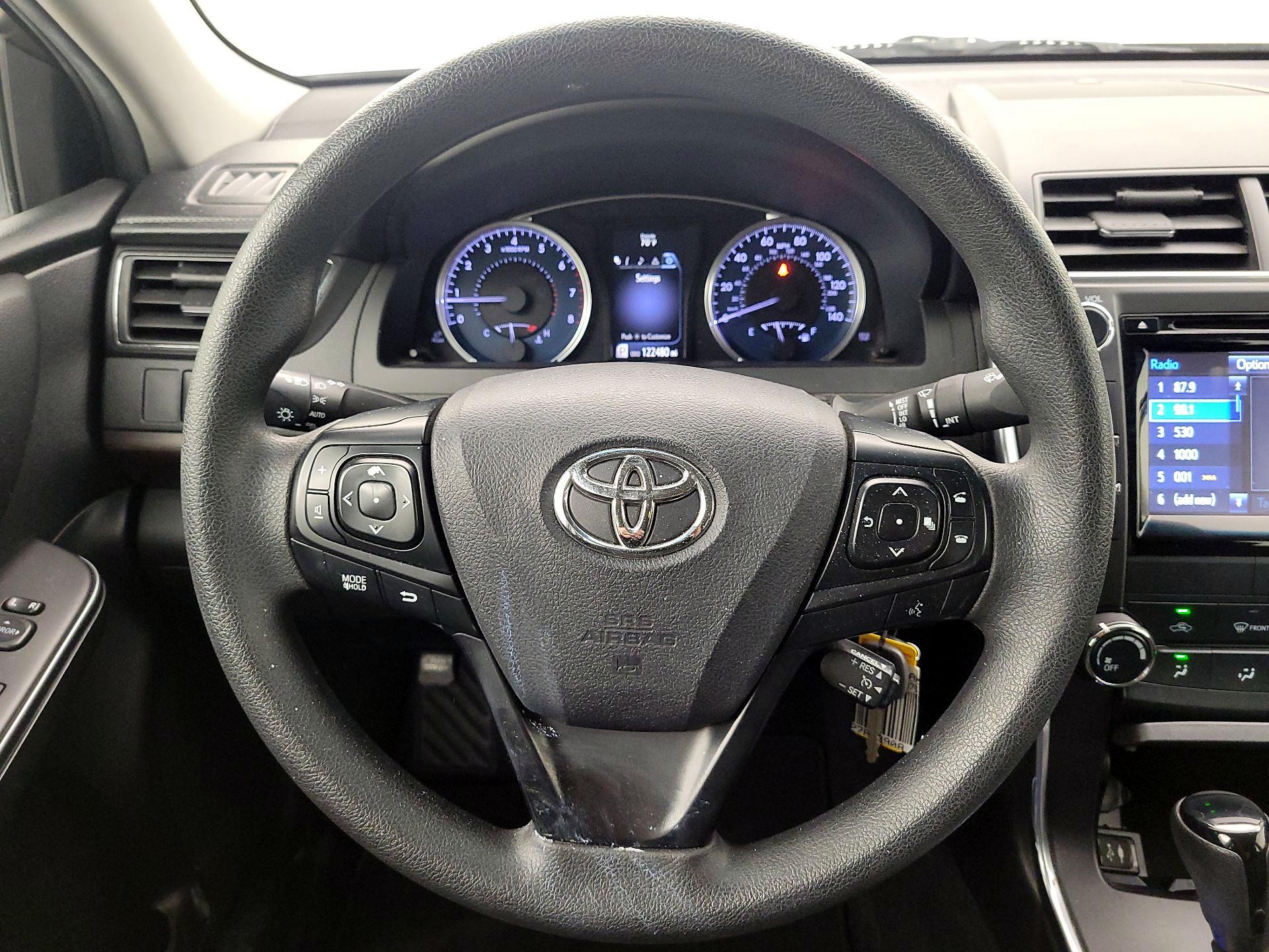 Thumbnail: 2017 Toyota Camry - 10