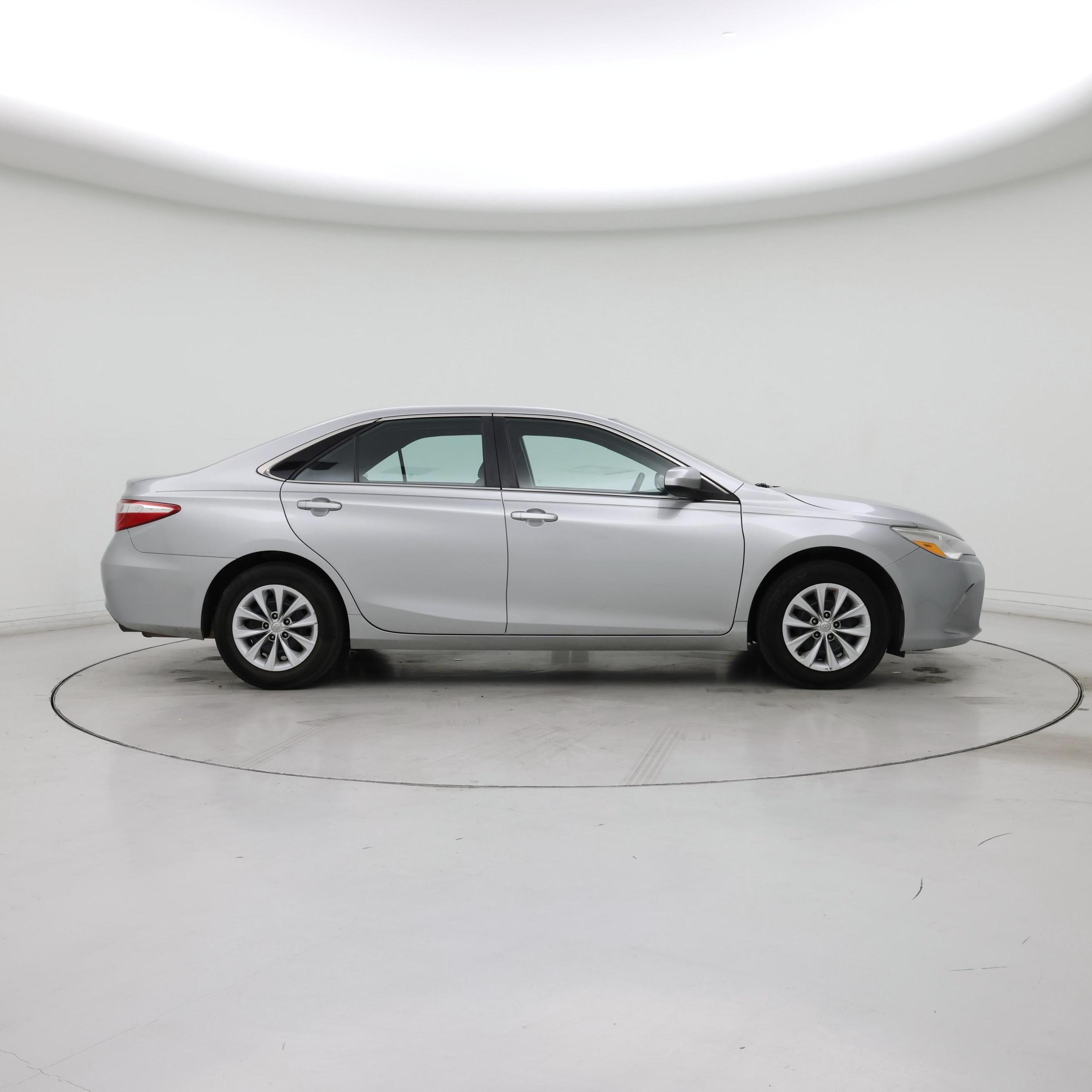 Thumbnail: 2017 Toyota Camry - 7