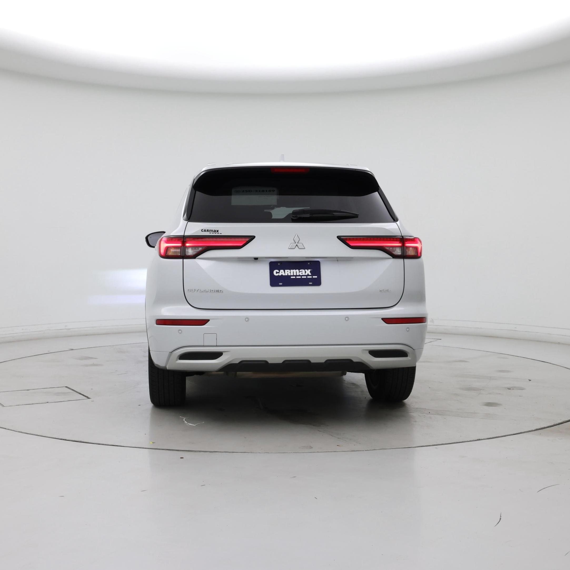 Thumbnail: 2023 Mitsubishi Outlander - 6