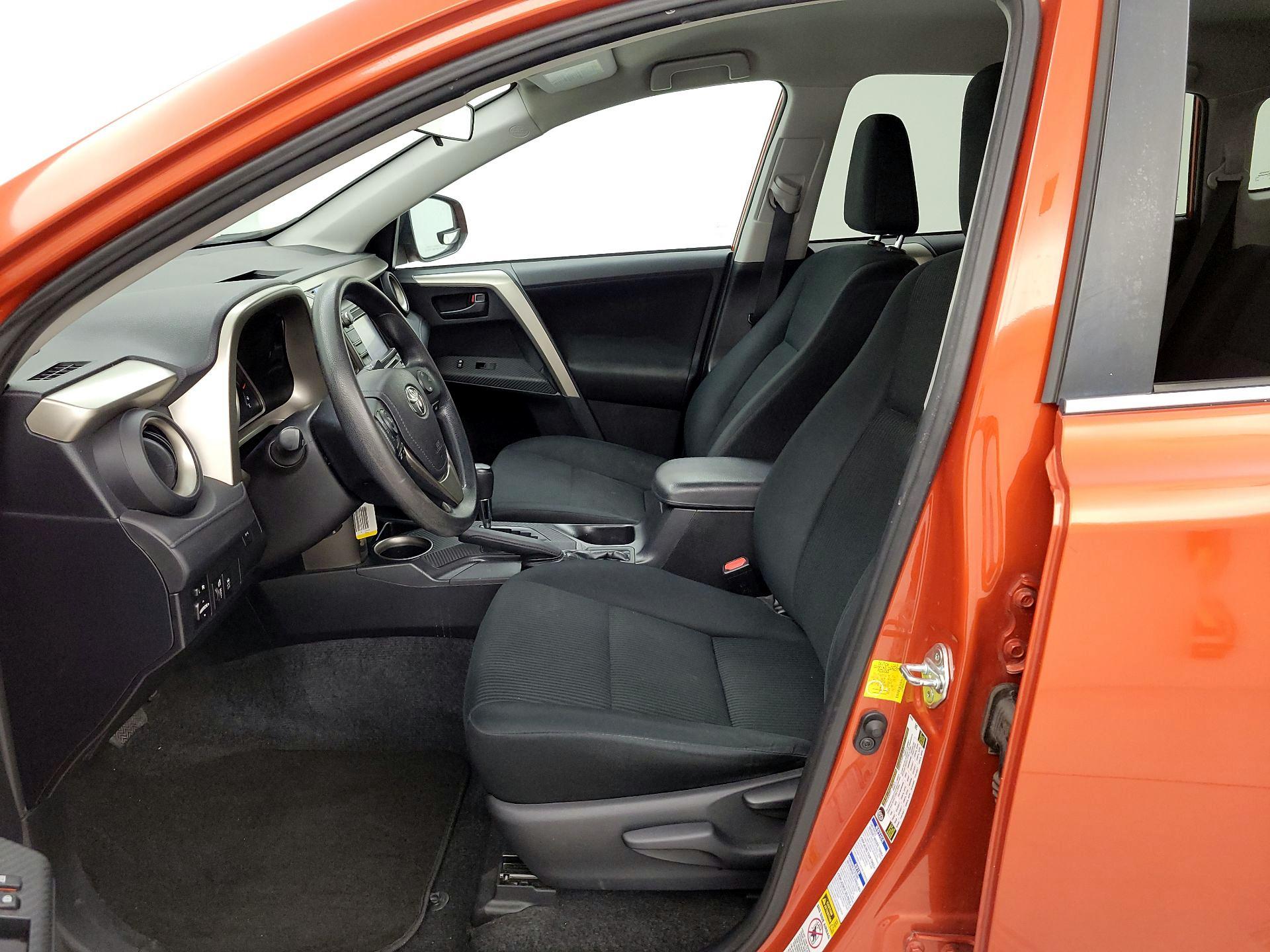 Thumbnail: 2015 Toyota RAV4 - 11